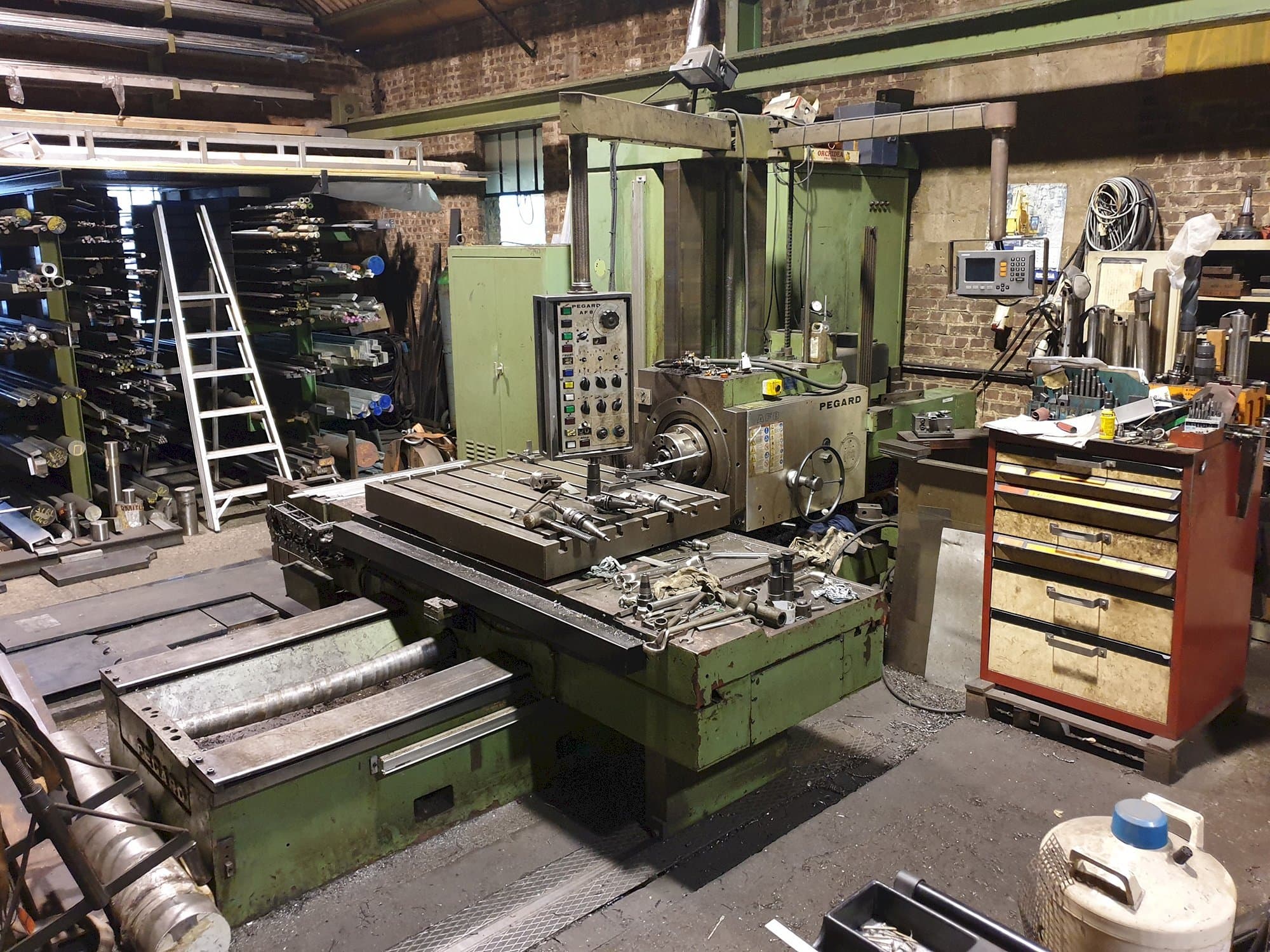 PEGARD Mašinos vaizdasAF 8 iš priekio