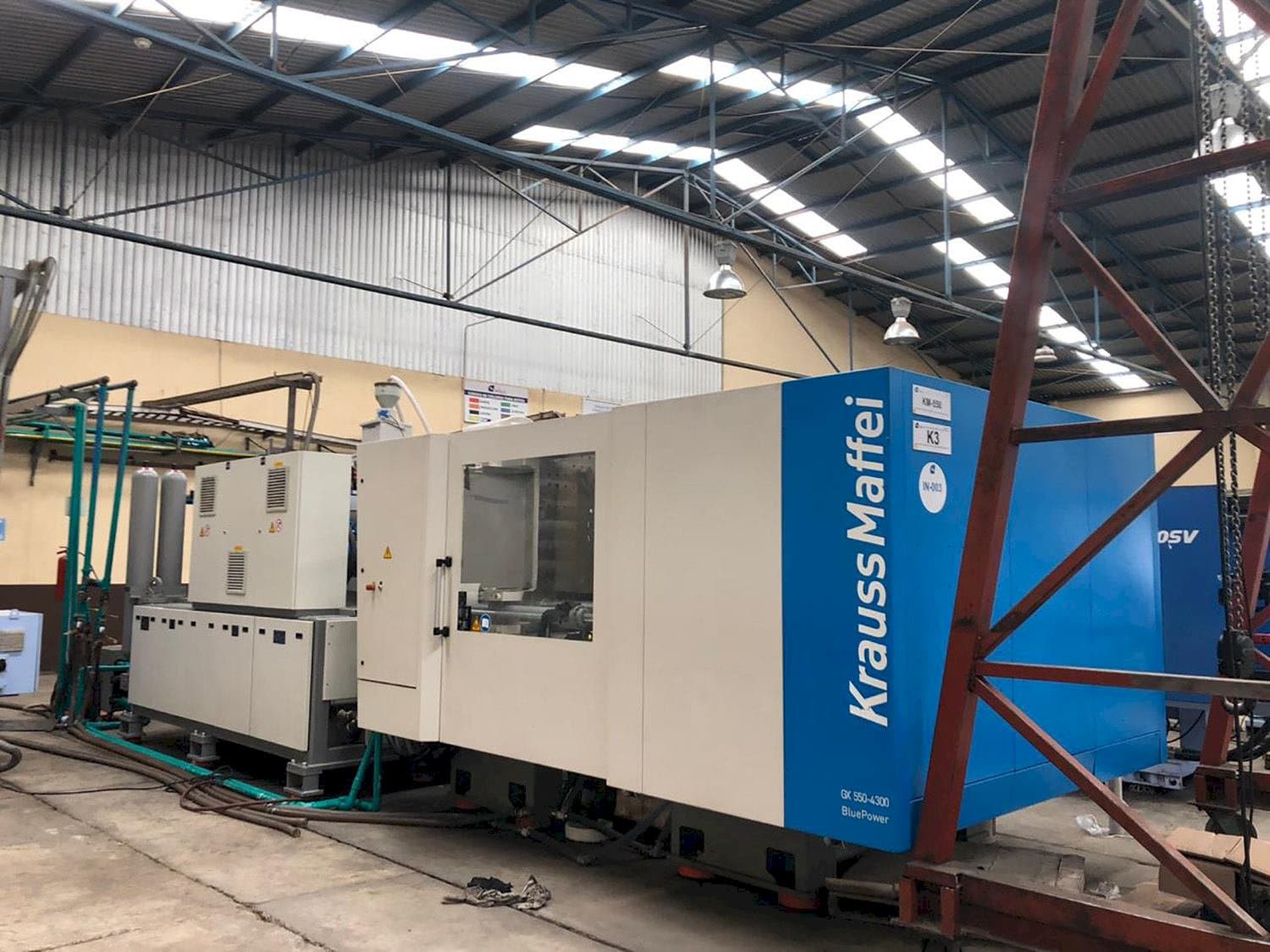 Krauss Maffei 550-4300 GX Mašinos vaizdas iš priekio