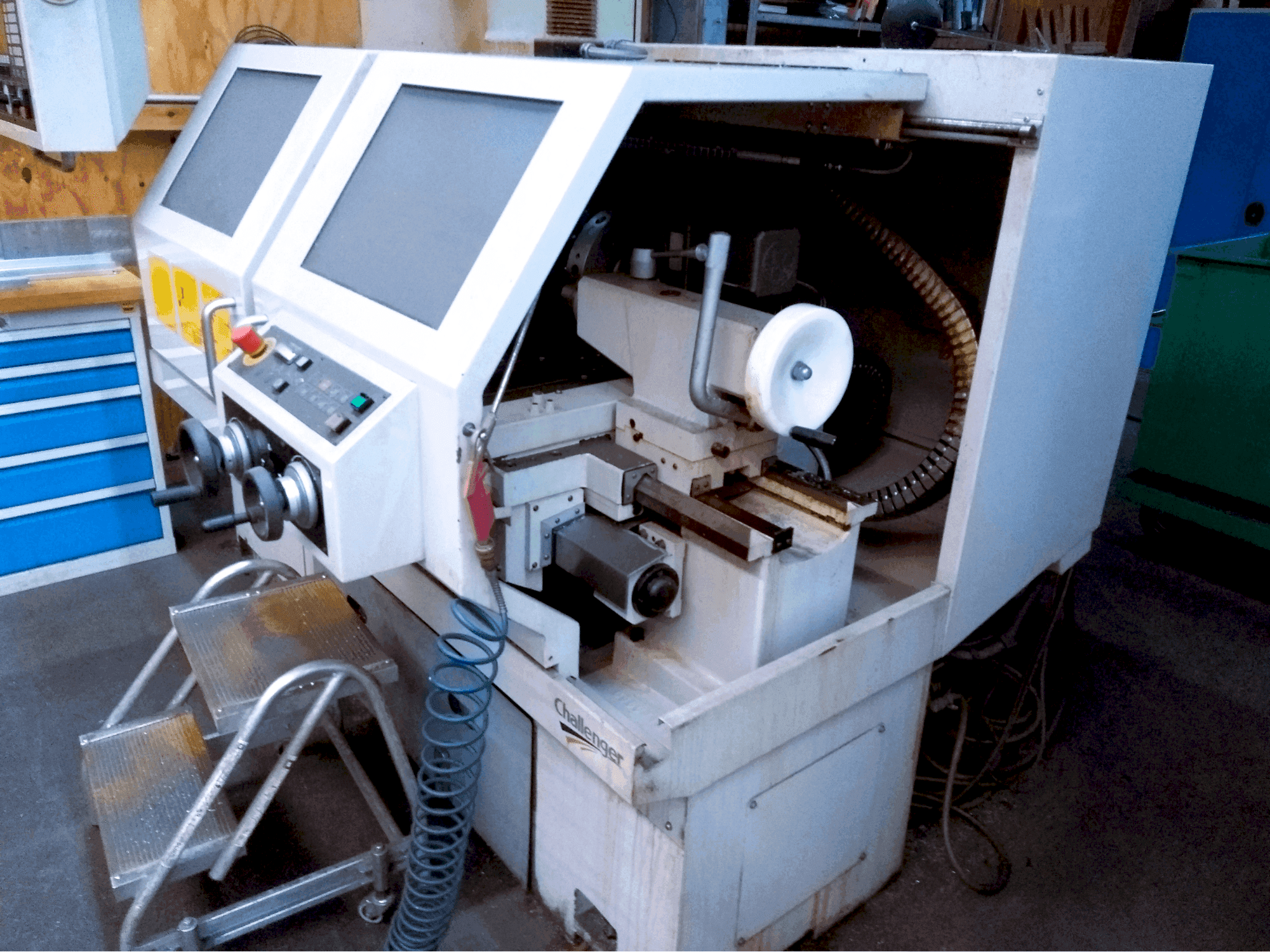 Challenger MICROTURN BNC 446 Mašinos vaizdas iš priekio