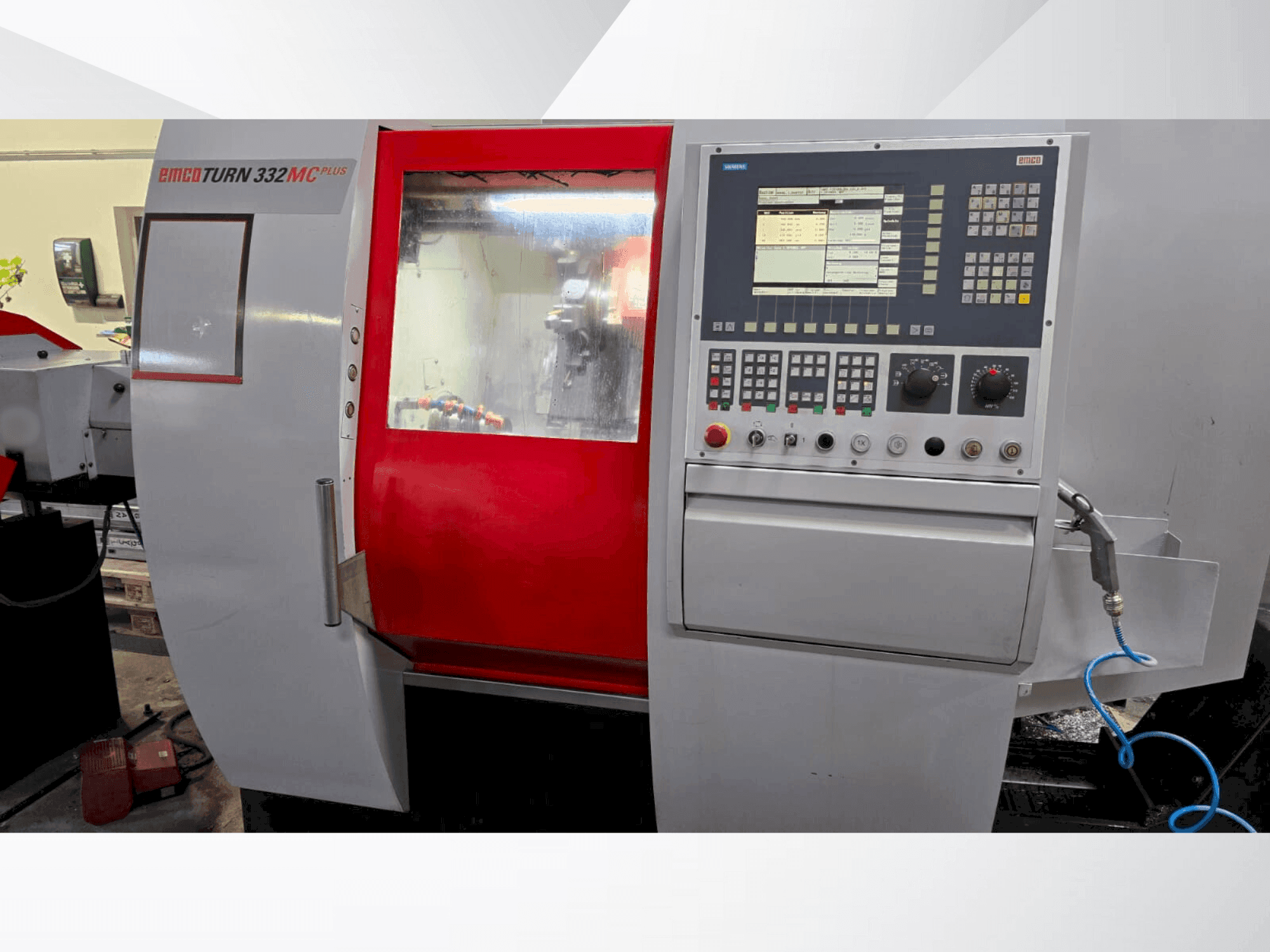 EMCO TURN 332 MC Mašinos vaizdas iš priekio
