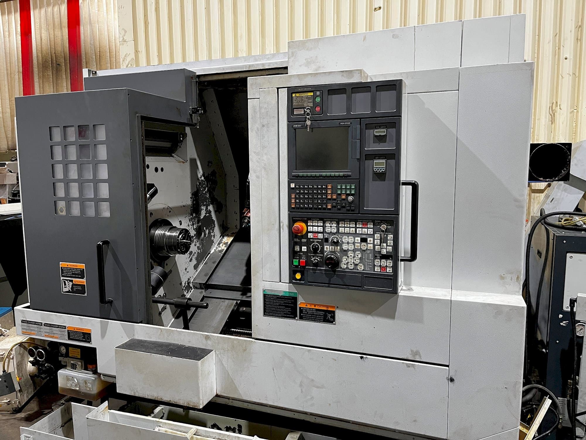 MORI SEIKI NL 2000SY/500 Mašinos vaizdas iš priekio