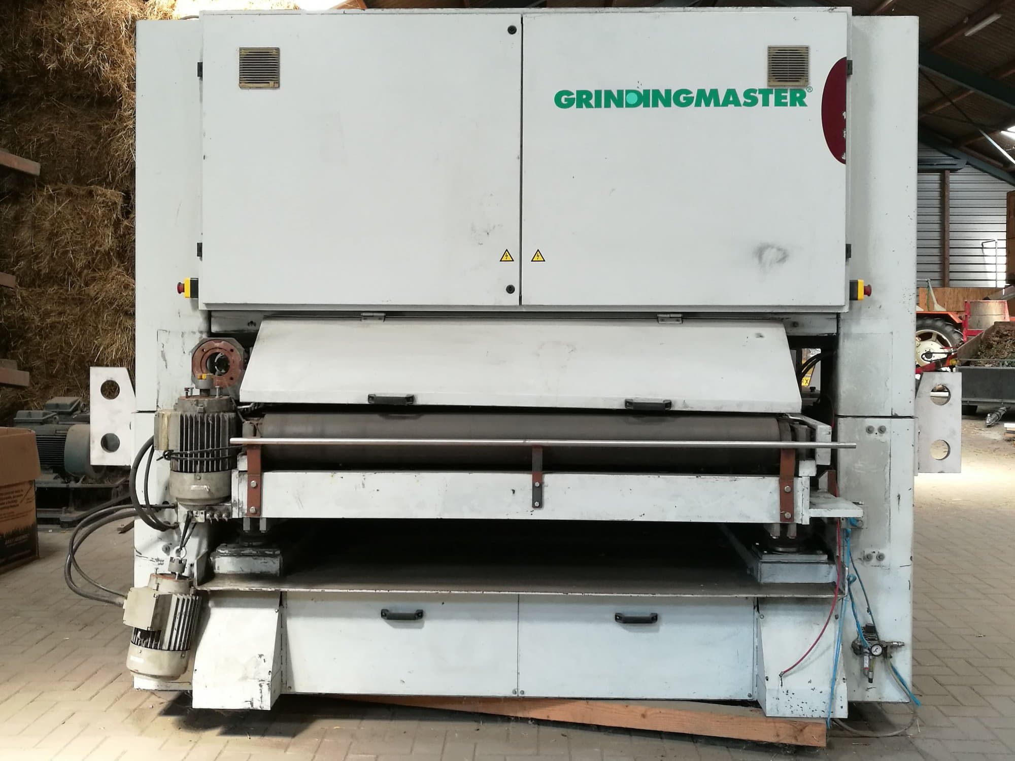 TIMESAVERS MB-2-1600 Z2 Mašinos vaizdas iš priekio