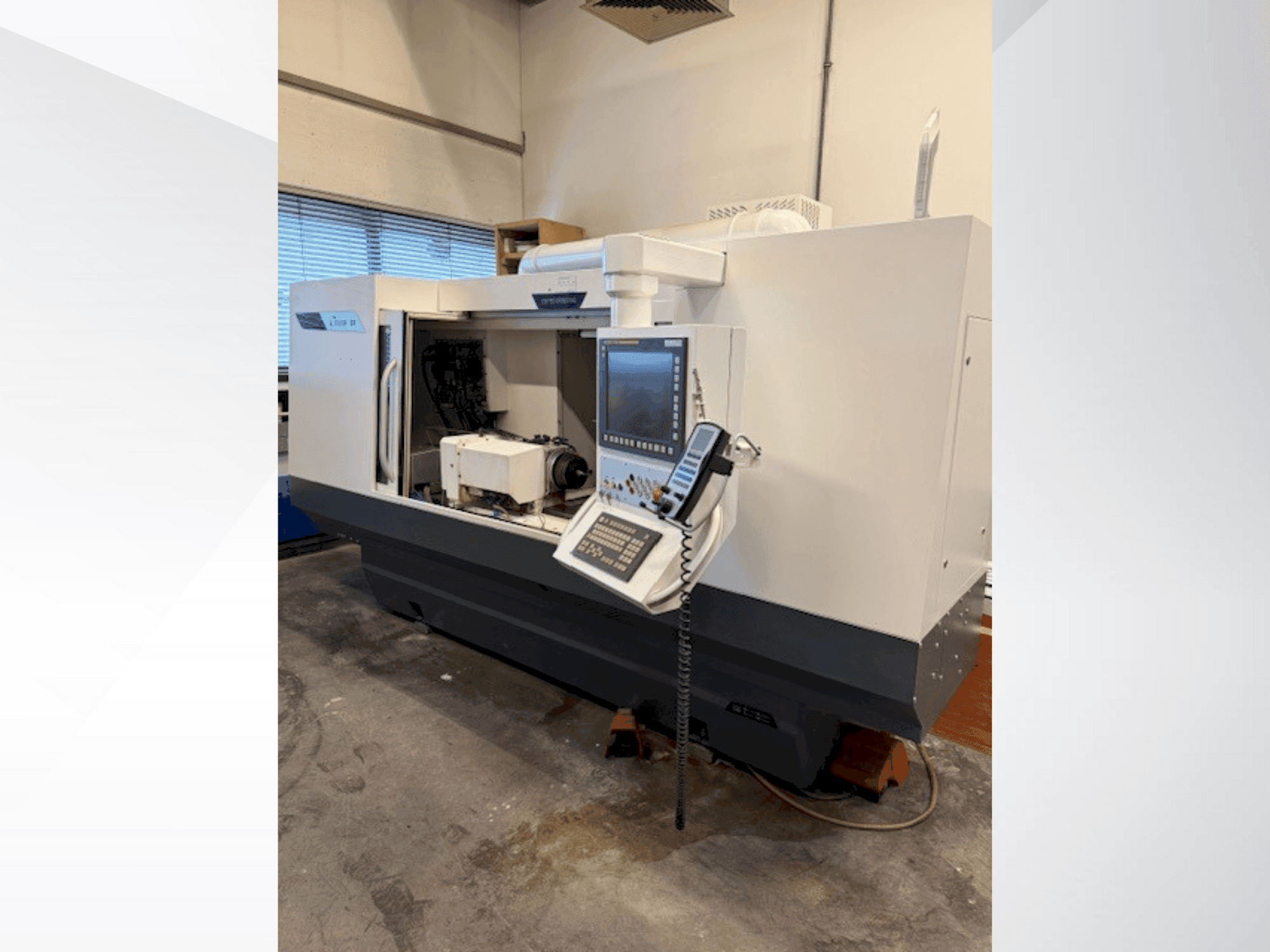 STUDER  S31 Mašinos vaizdas iš priekio