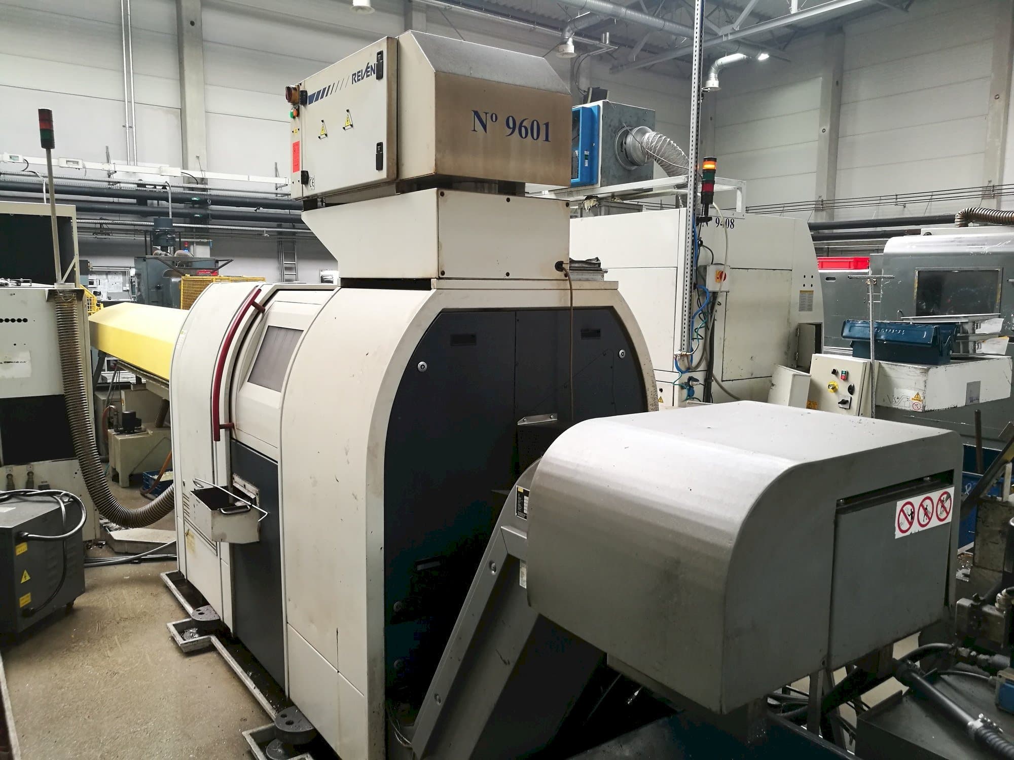 TRAUB TNL 16/26 Mašinos vaizdas iš priekio