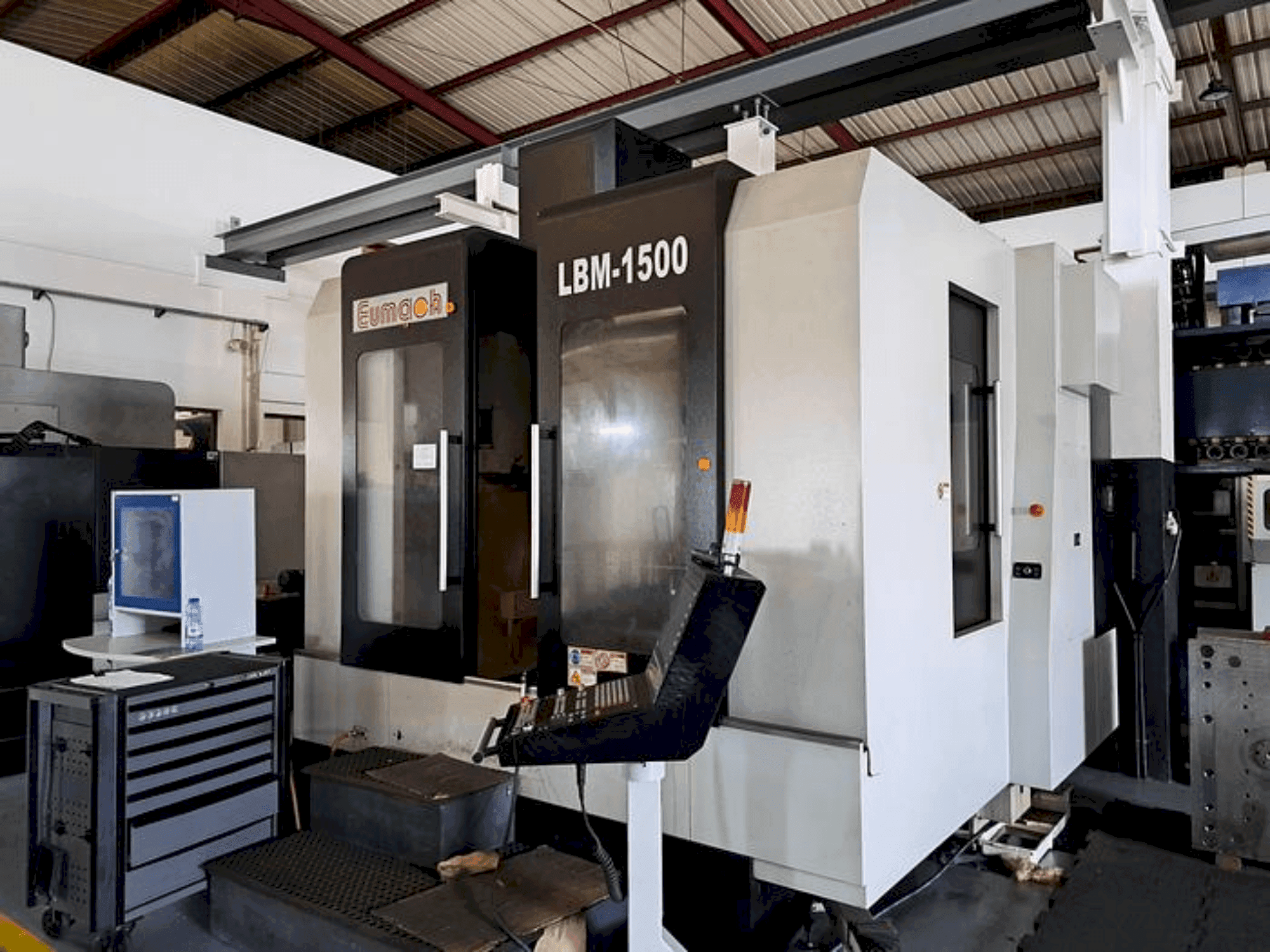 Eumach LBM-1500 Mašinos vaizdas iš priekio