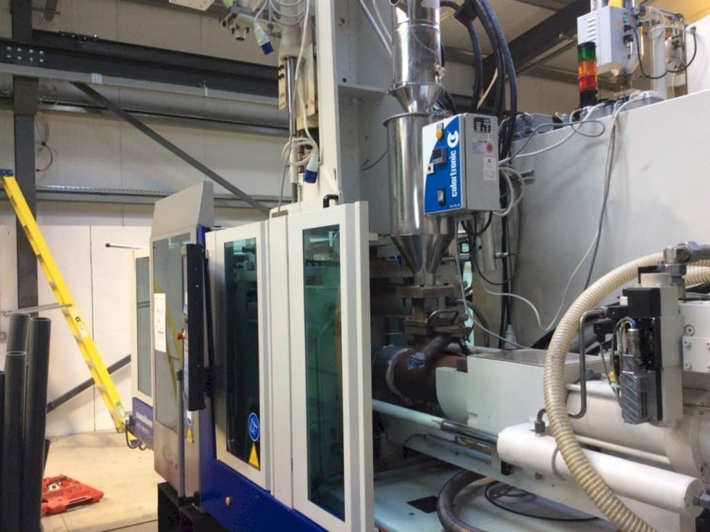 Krauss Maffei 80-180-55 CX V Mašinos vaizdas iš priekio