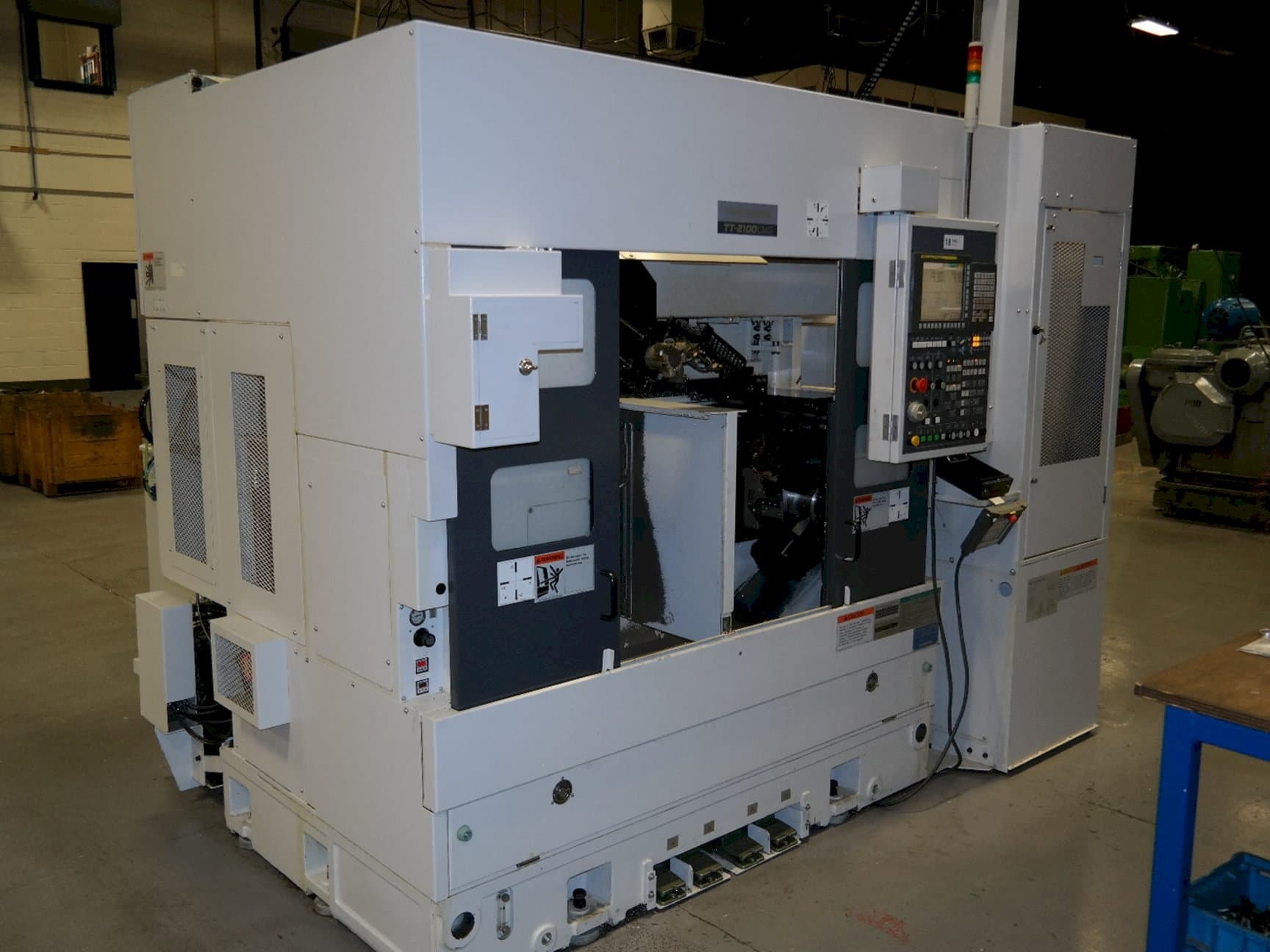 Takisawa TT2100CMGA Mašinos vaizdas iš priekio