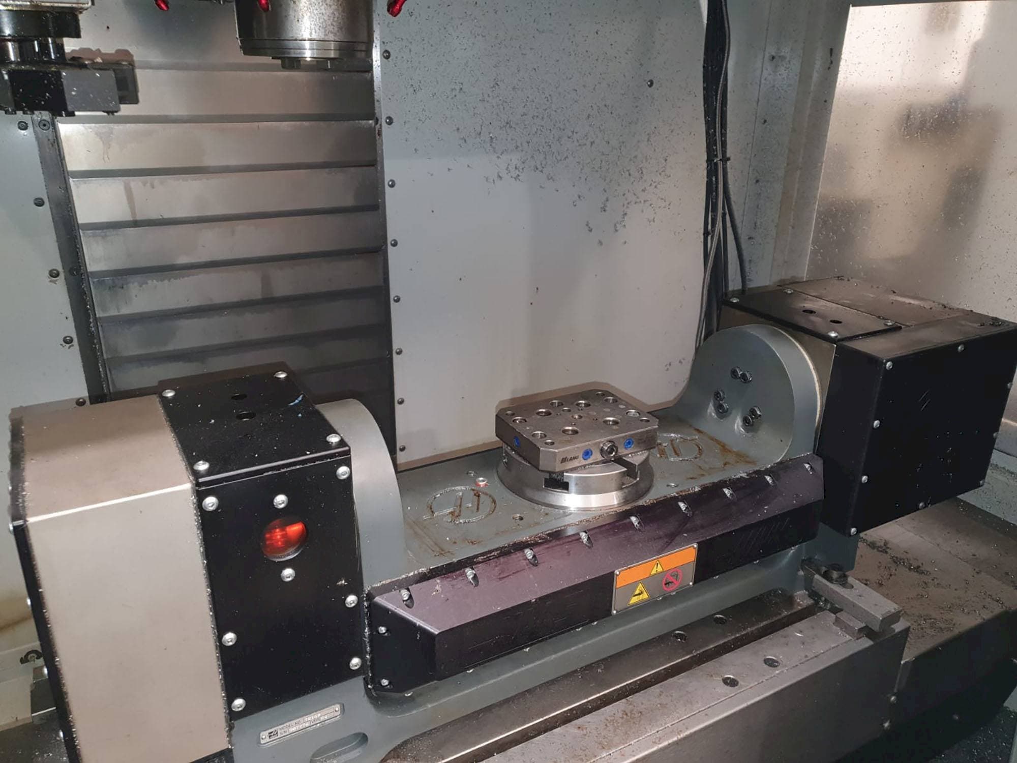 HAAS TR160 Mašinos vaizdas iš priekio