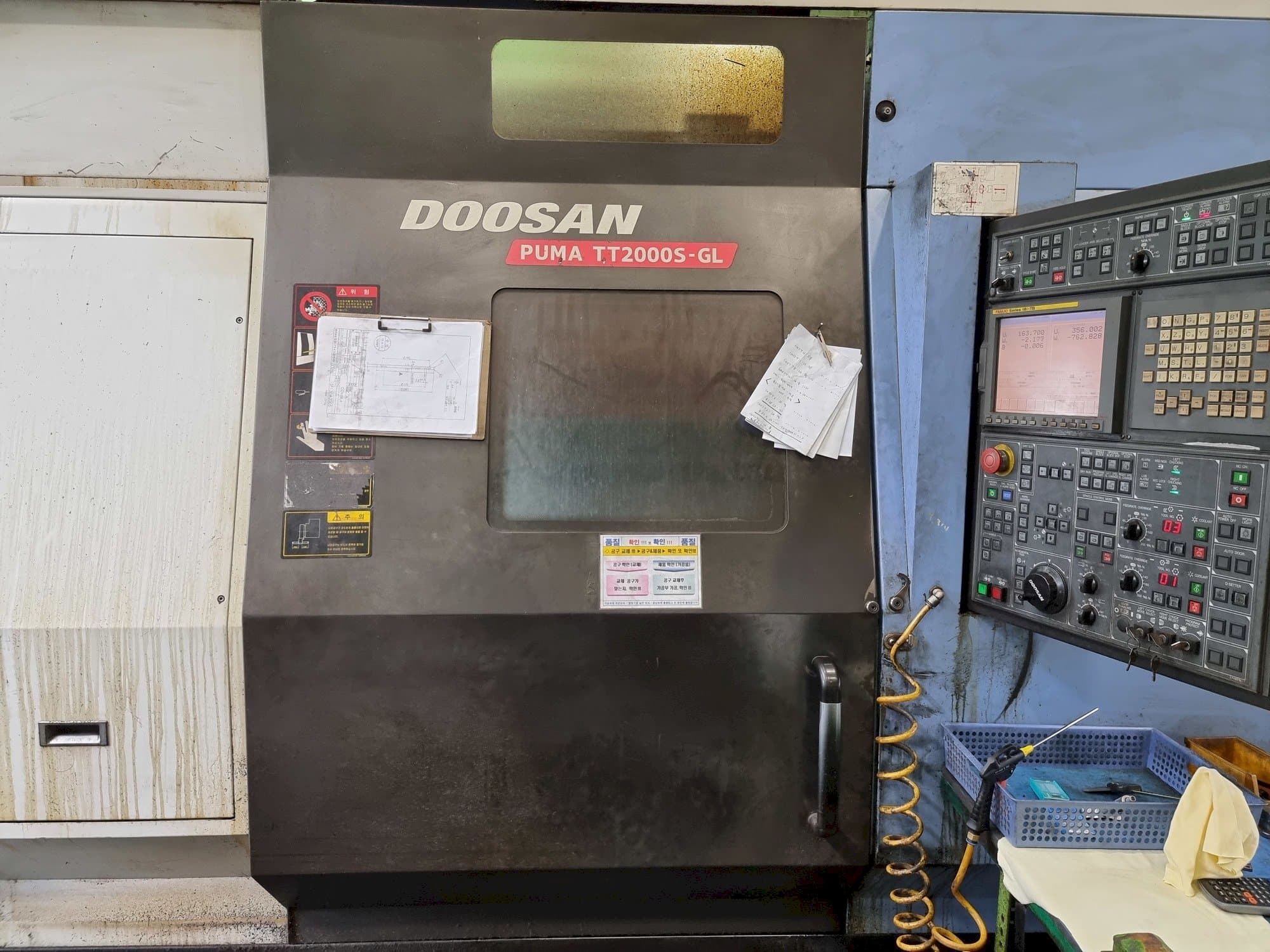 Doosan PUMA TT2000S-GL Mašinos vaizdas iš priekio