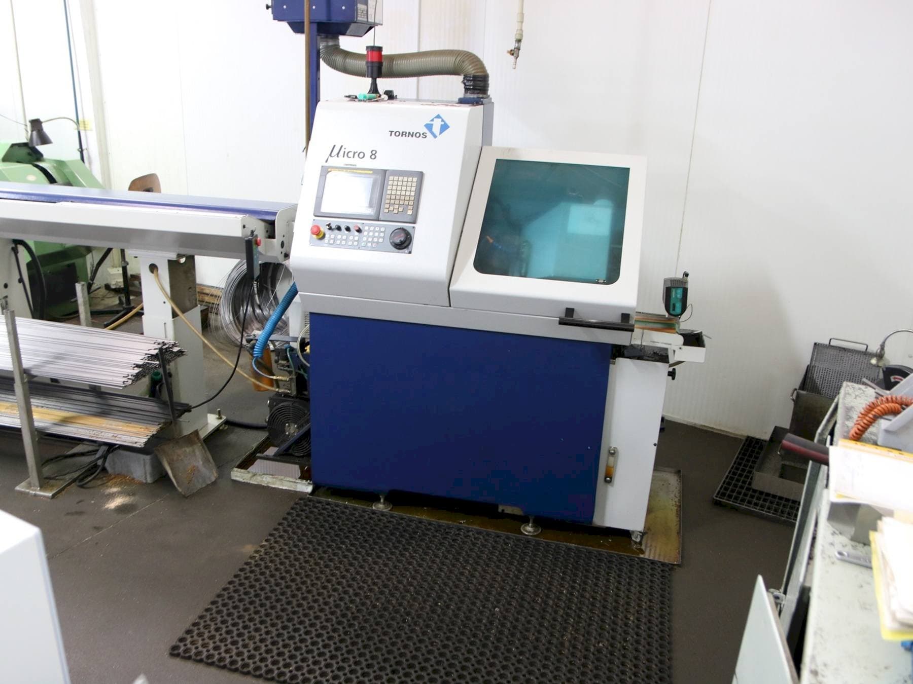 Tornos Micro 8 Mašinos vaizdas iš priekio