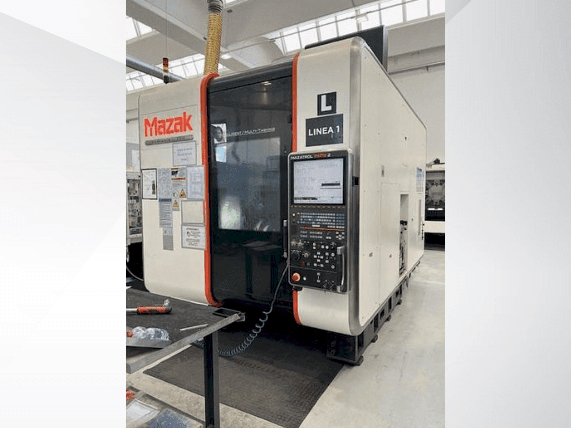 Mazak VARIAXIS I 700 Mašinos vaizdas iš priekio
