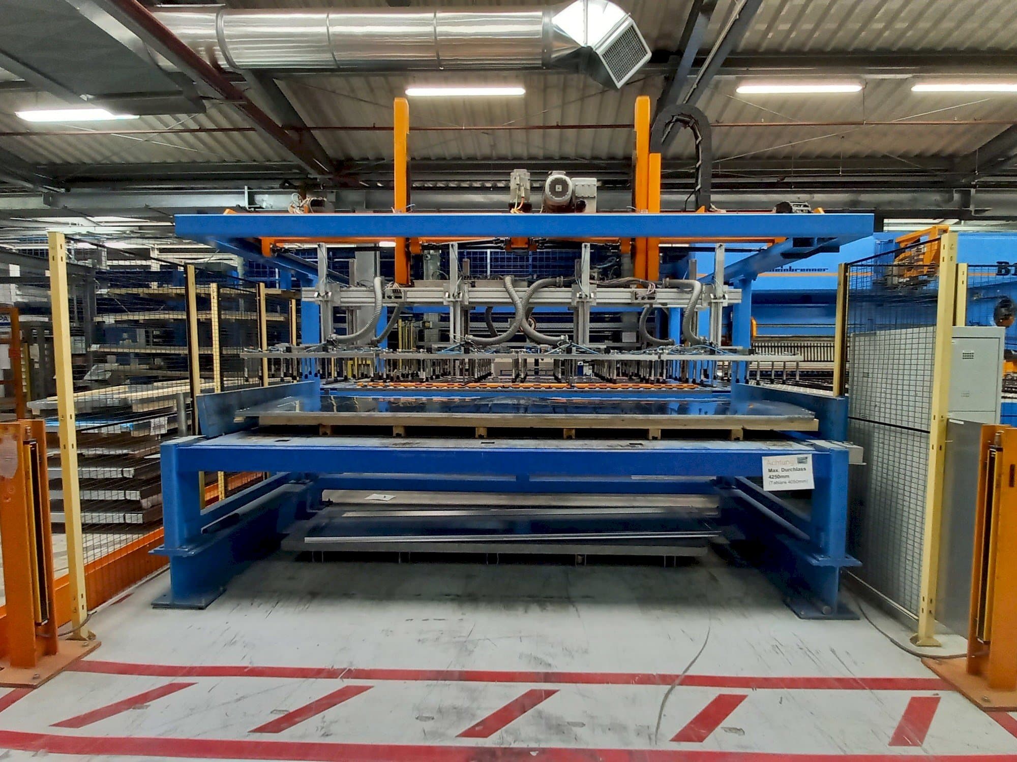 Weinbrenner B 12 Mašinos vaizdas iš priekio