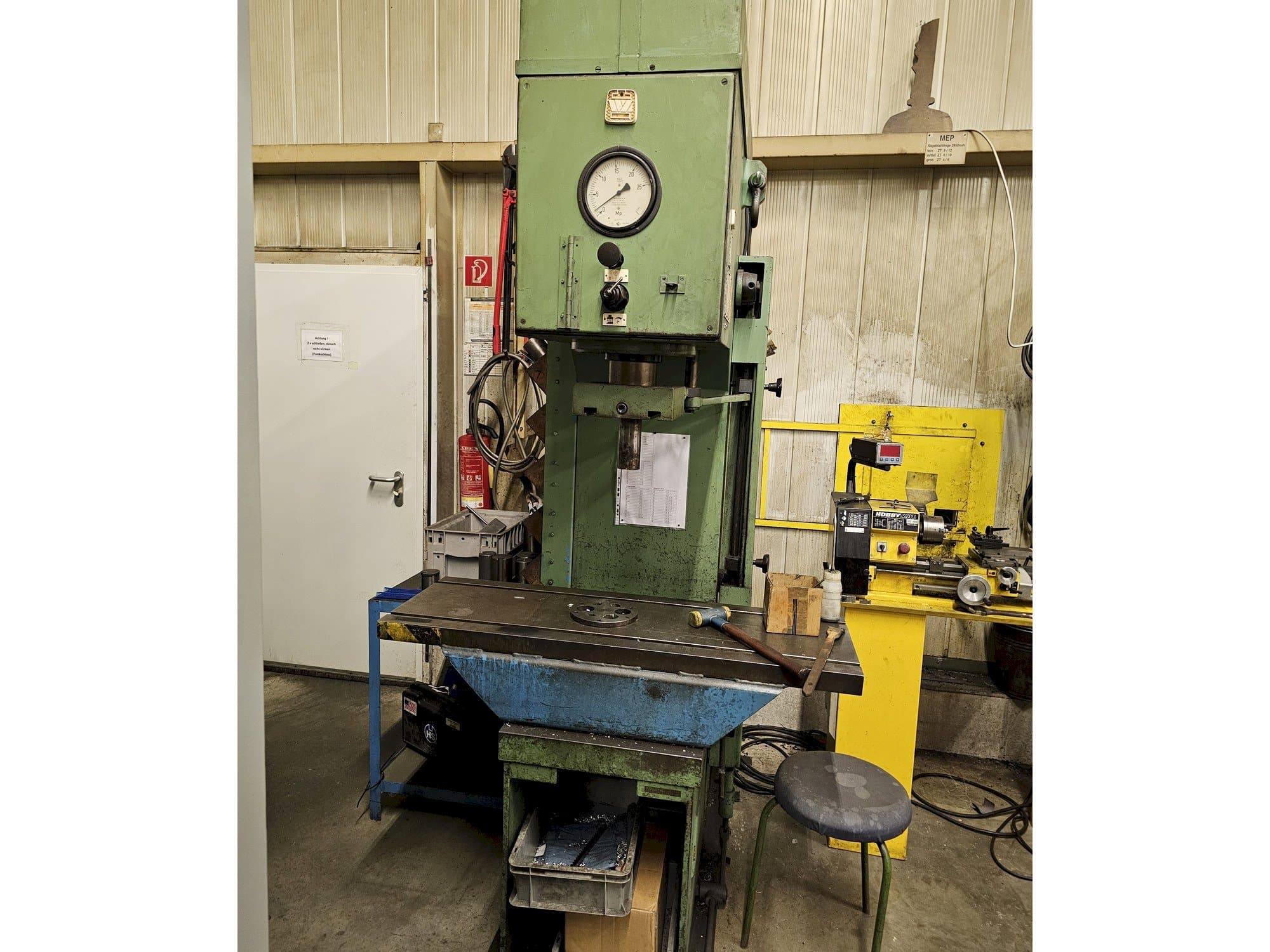 VEB PYE/25/1 Mašinos vaizdas iš priekio