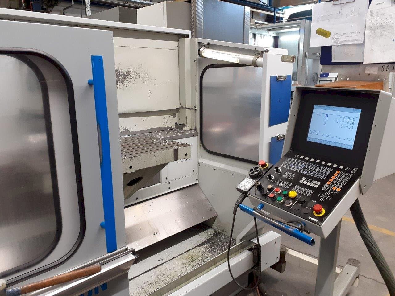 MIKRON UME 600 Mašinos vaizdas iš priekio