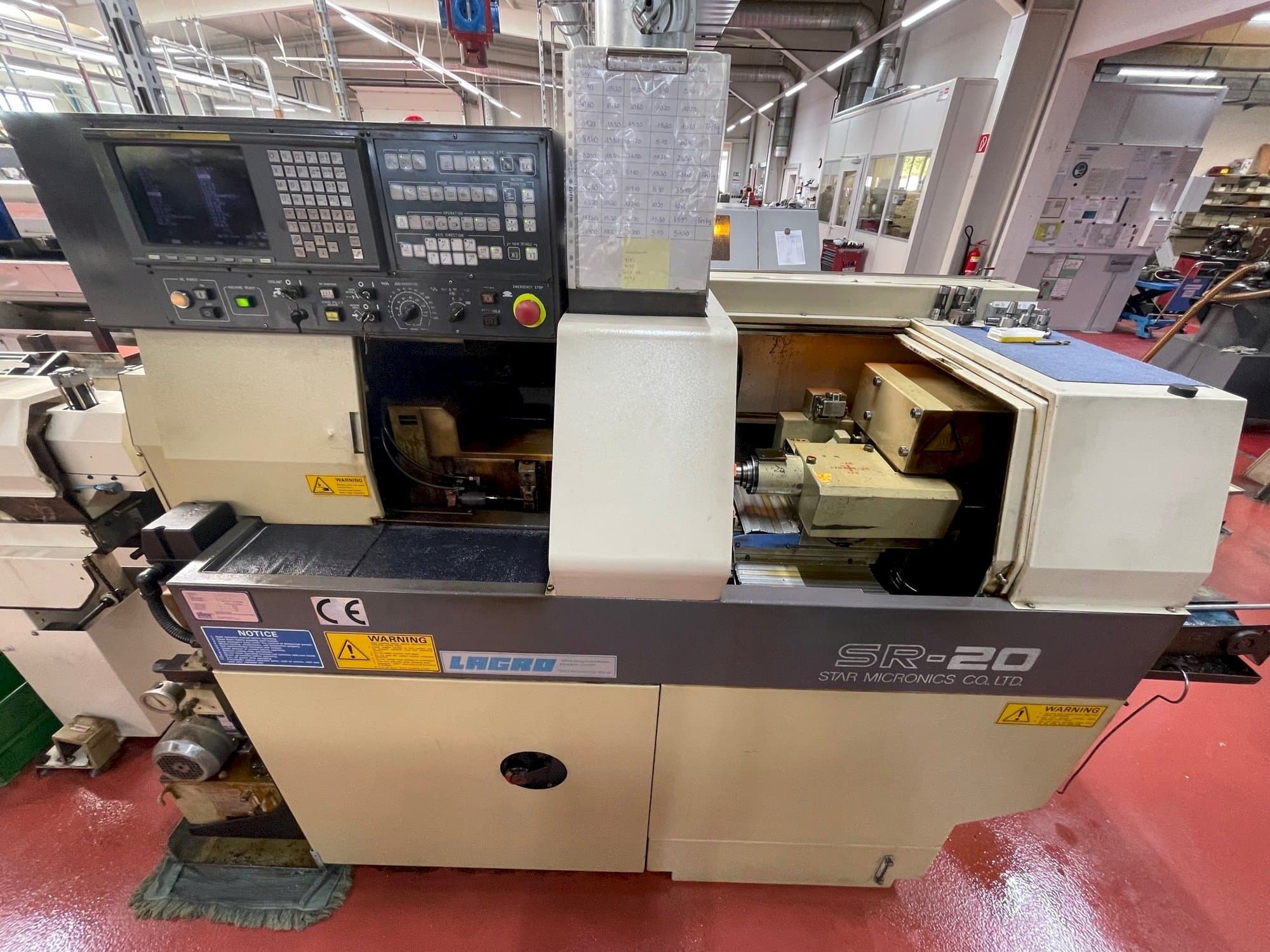 Star SR-20 Mašinos vaizdas iš priekio