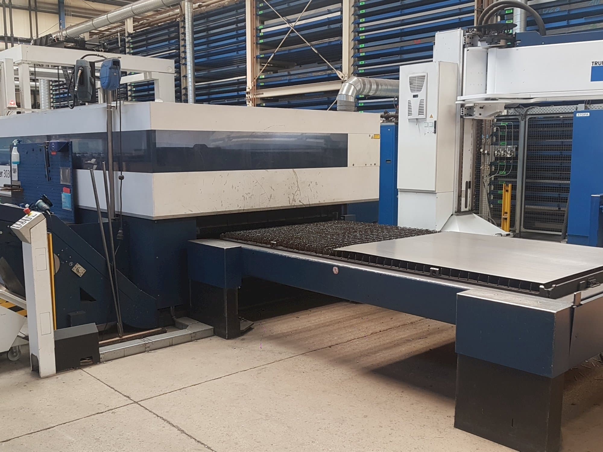 Trumpf TruLaser 3030 L20 Mašinos vaizdas iš priekio