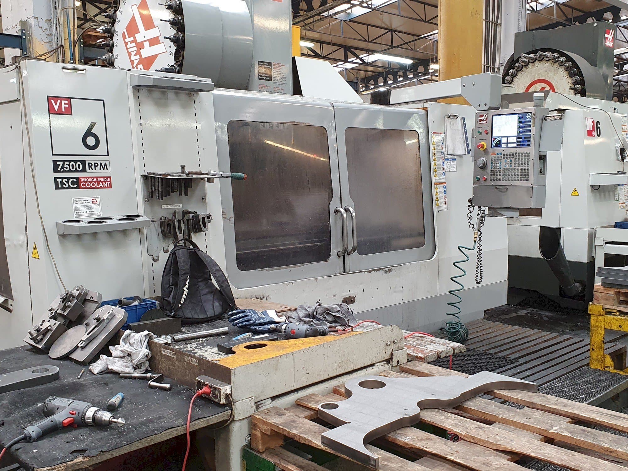 HAAS VF-6 / 50HE Mašinos vaizdas iš priekio