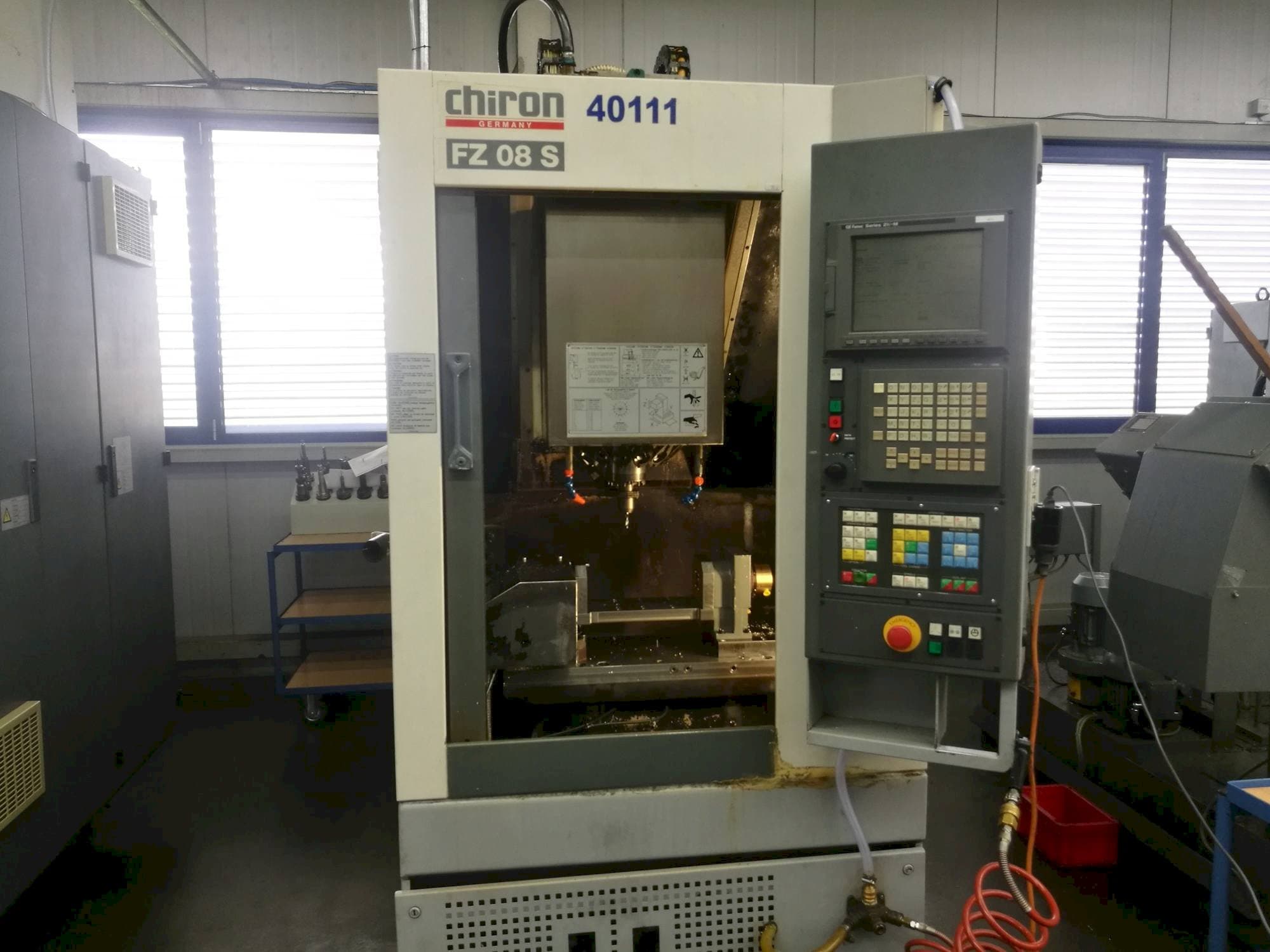 CHIRON FZ08S Mašinos vaizdas iš priekio