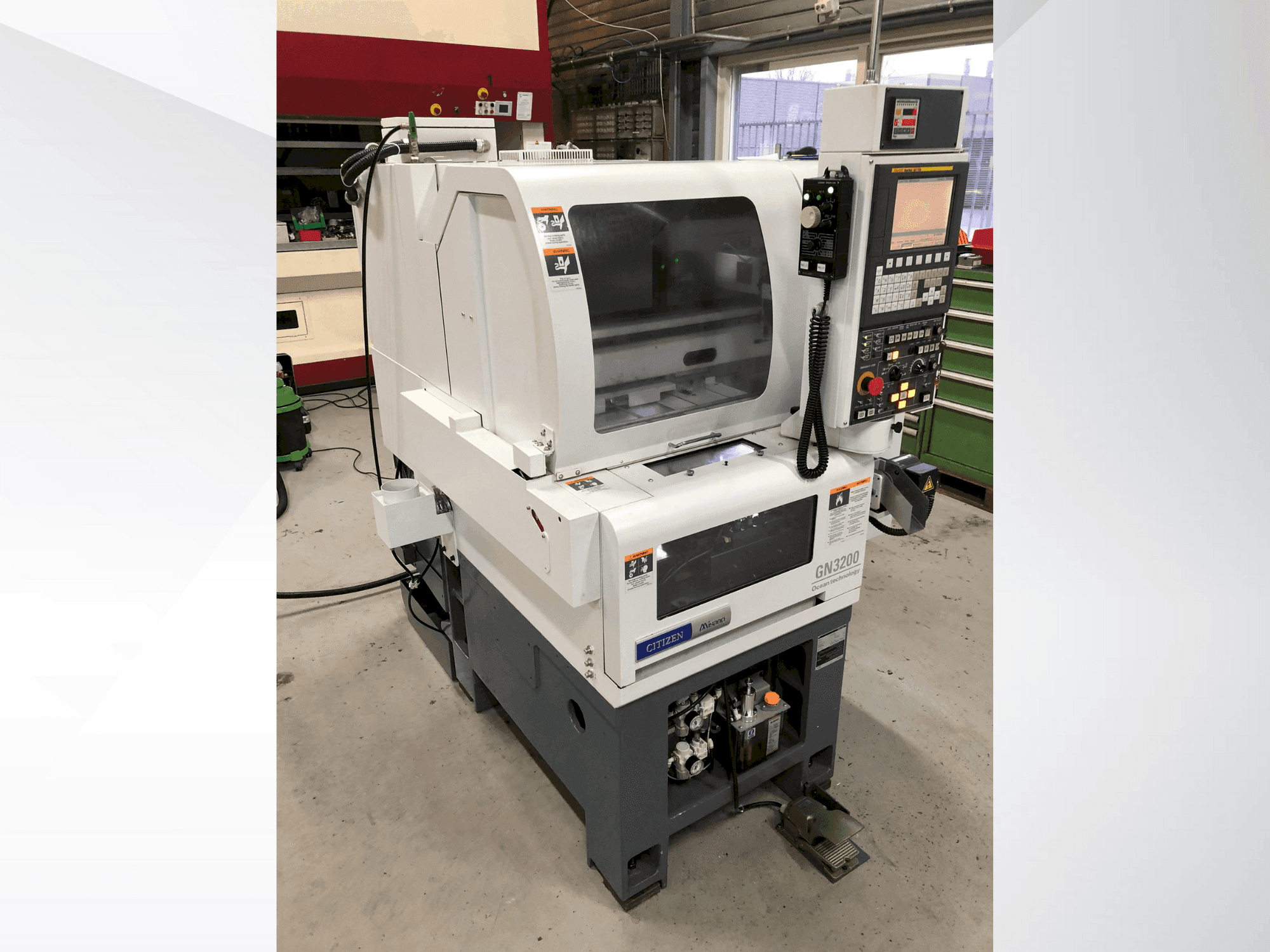 Citizen Miyano GN-3200 Mašinos vaizdas iš priekio