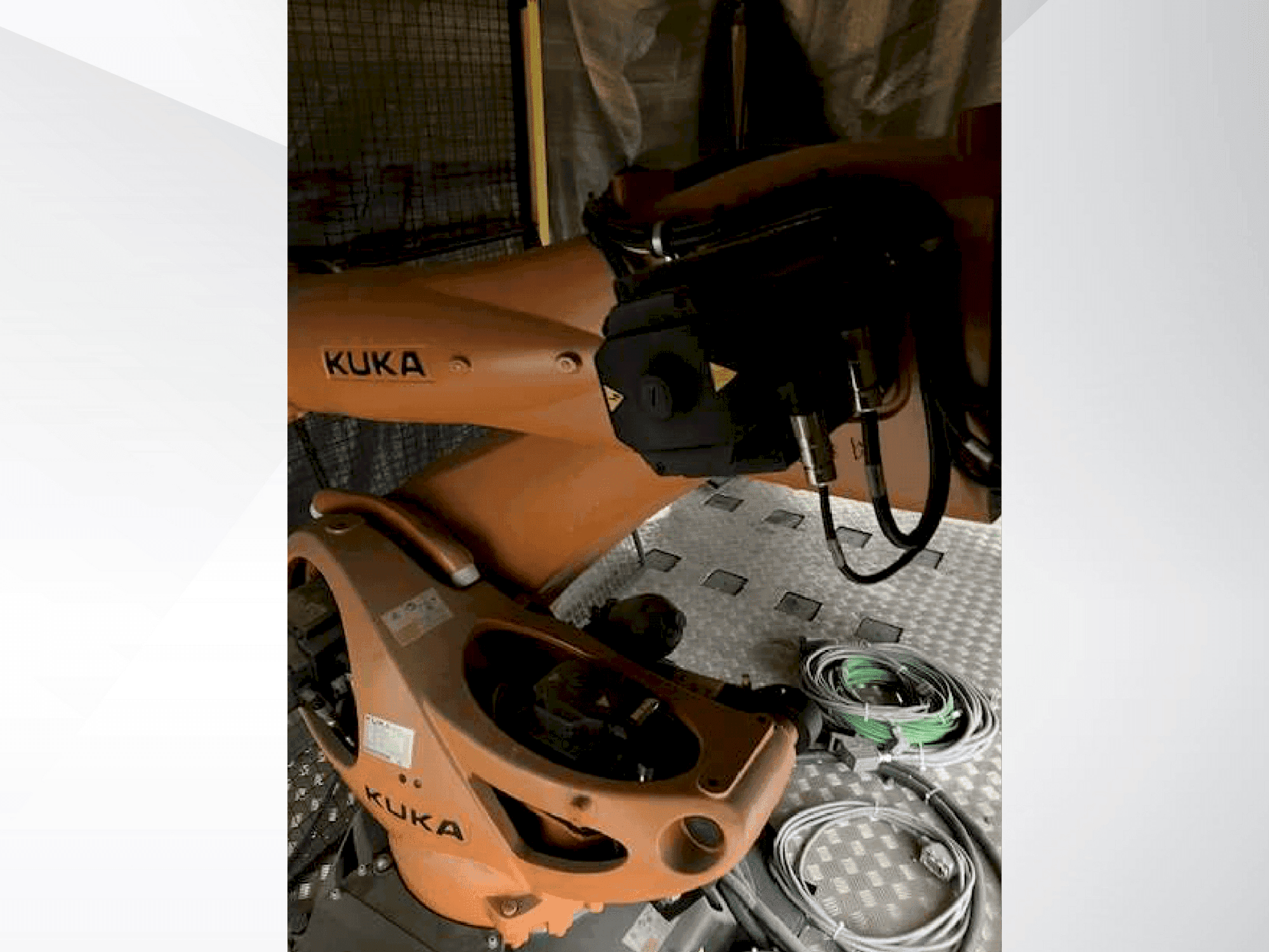 KUKA KR 210 R2700 extra (2018) Mašinos vaizdas iš priekio