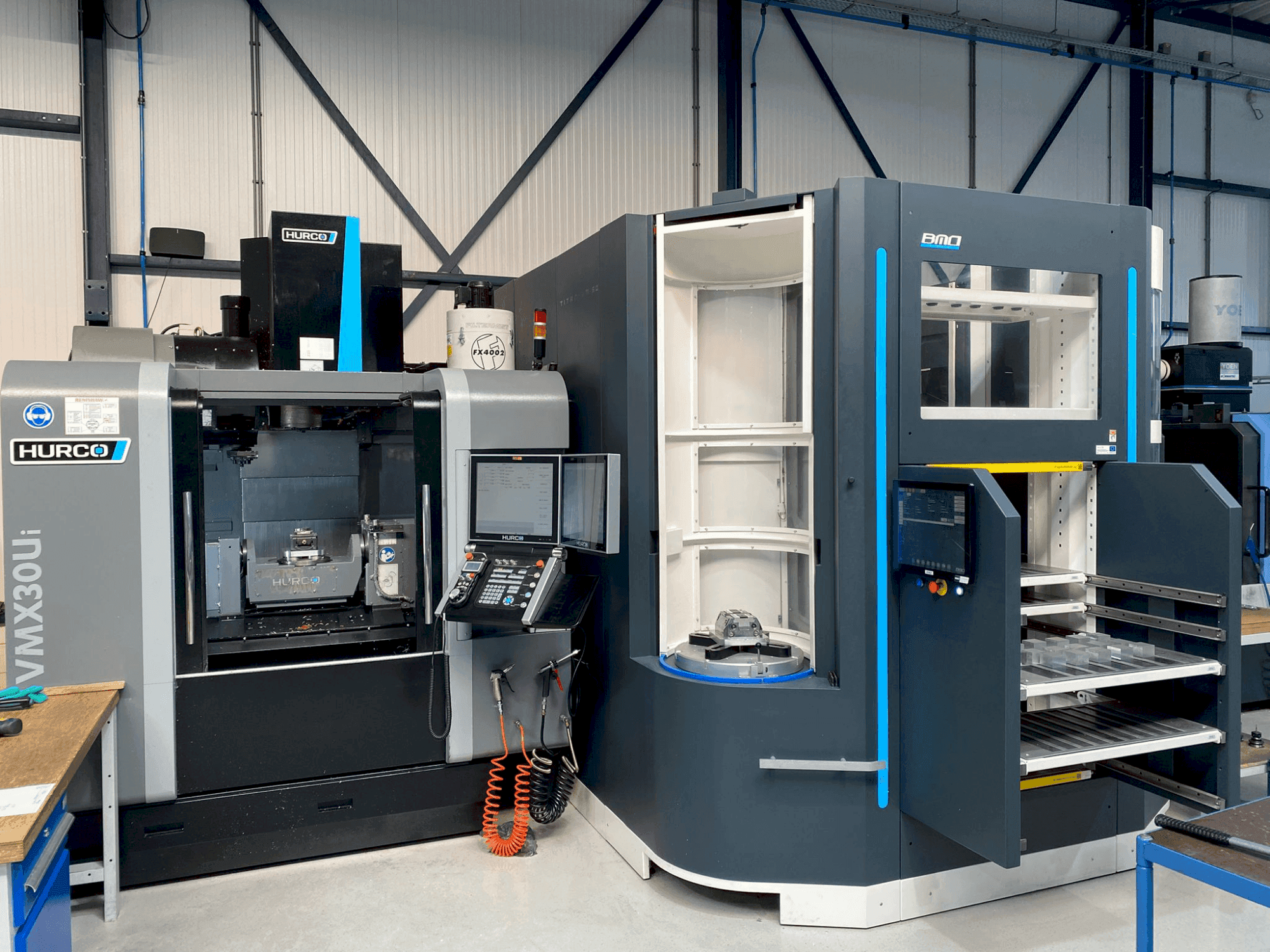Hurco VMX30Ui + BMO Automation Titanium 50 Mašinos vaizdas iš priekio