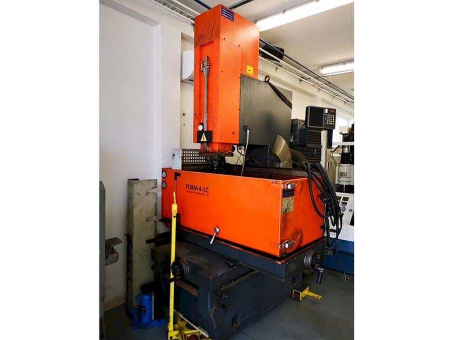 CHARMILLES Form 4-LC Mašinos vaizdas iš priekio