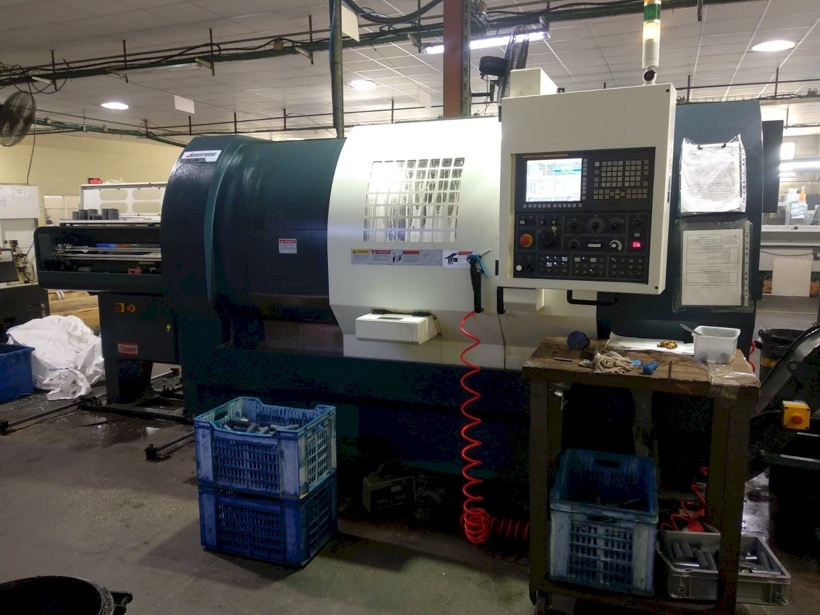 Johnford SL-40 Mašinos vaizdas iš priekio