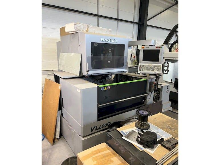Sodick VL600Q Mašinos vaizdas iš priekio