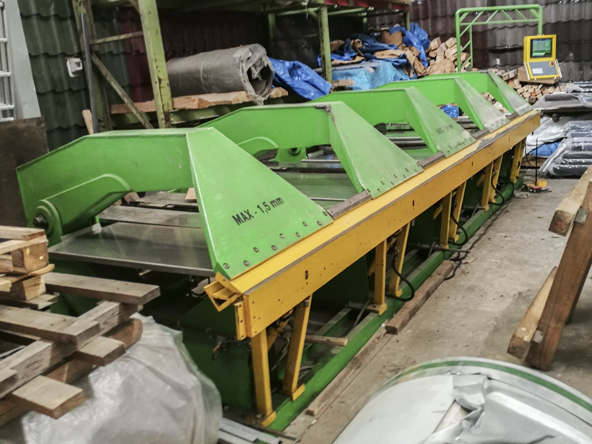 BUD-MASZ ZAGINARKA Mašinos kairės pusės vaizdas