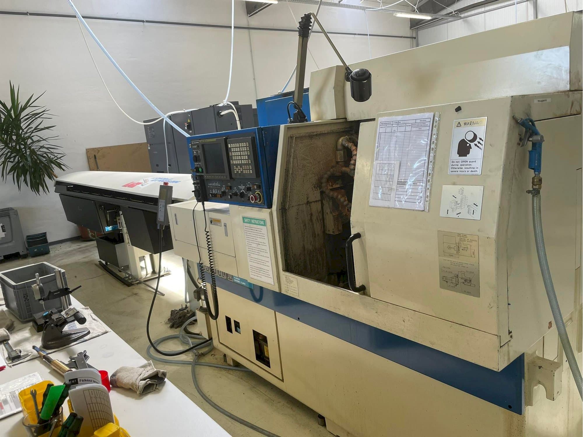 TSUGAMI BS20-II Mašinos vaizdas iš dešinės pusės