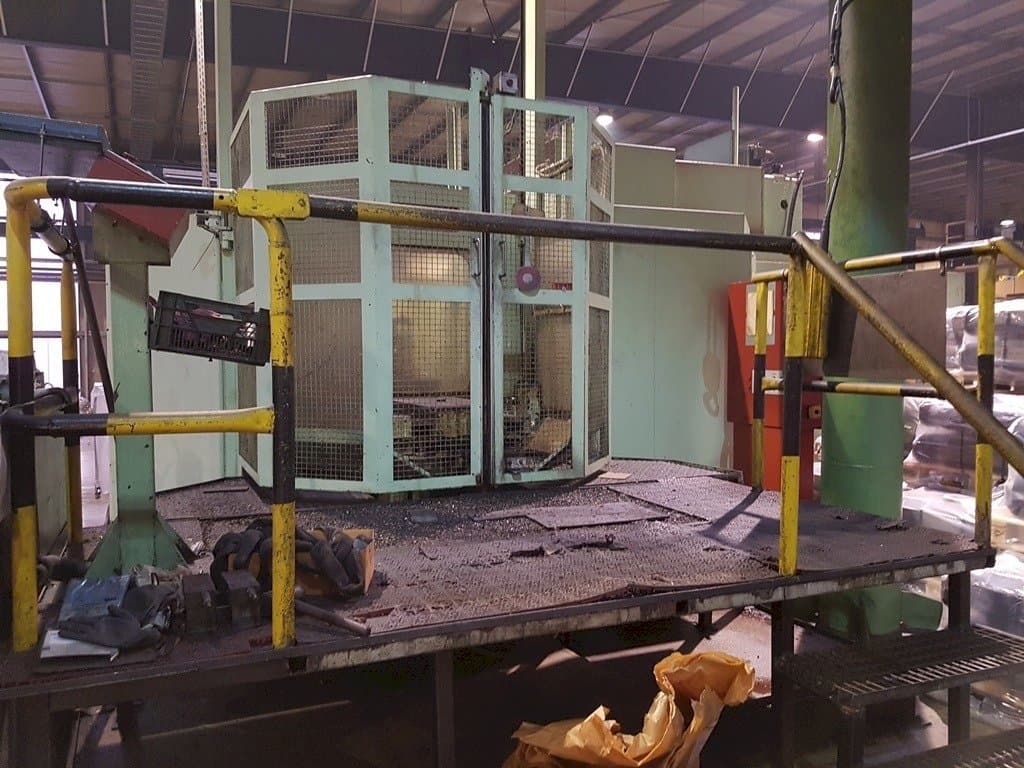 HELLER BEA3 Mašinos vaizdas iš priekio