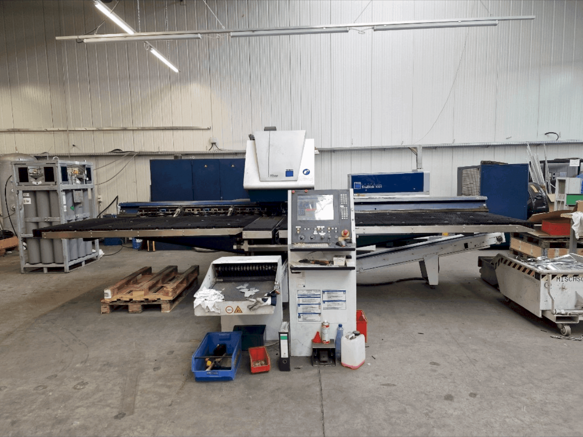 TRUMPF TruMatic 3000 Fiber Mašinos vaizdas iš priekio