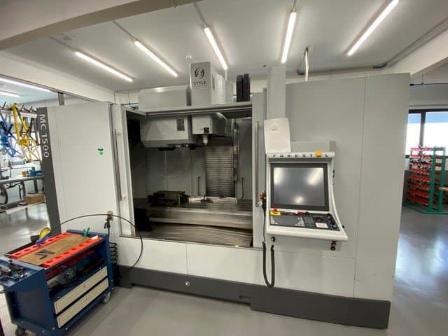 STYLE MC 1500 Mašinos vaizdas iš priekio