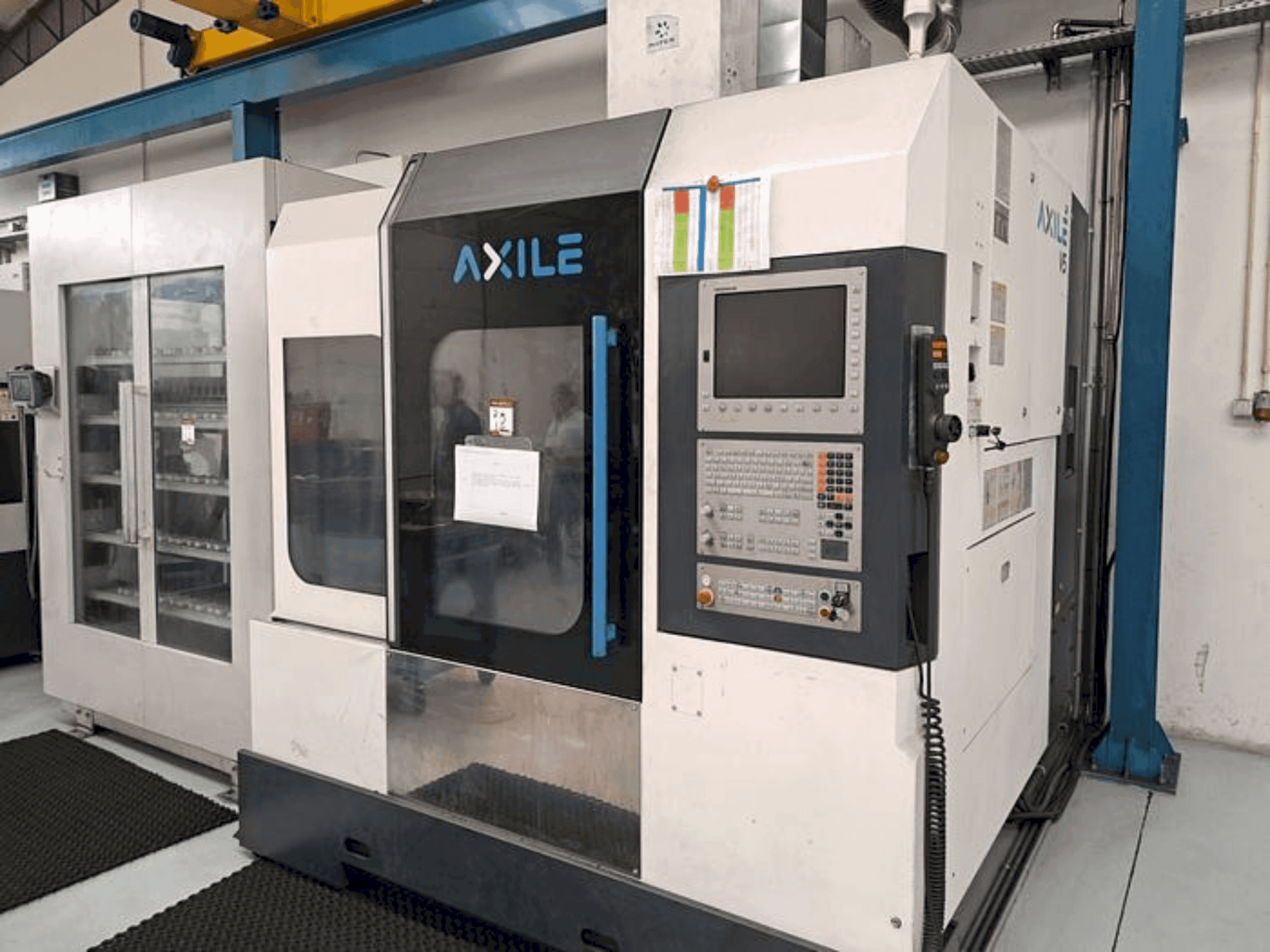 AXILE V5 Mašinos vaizdas iš priekio
