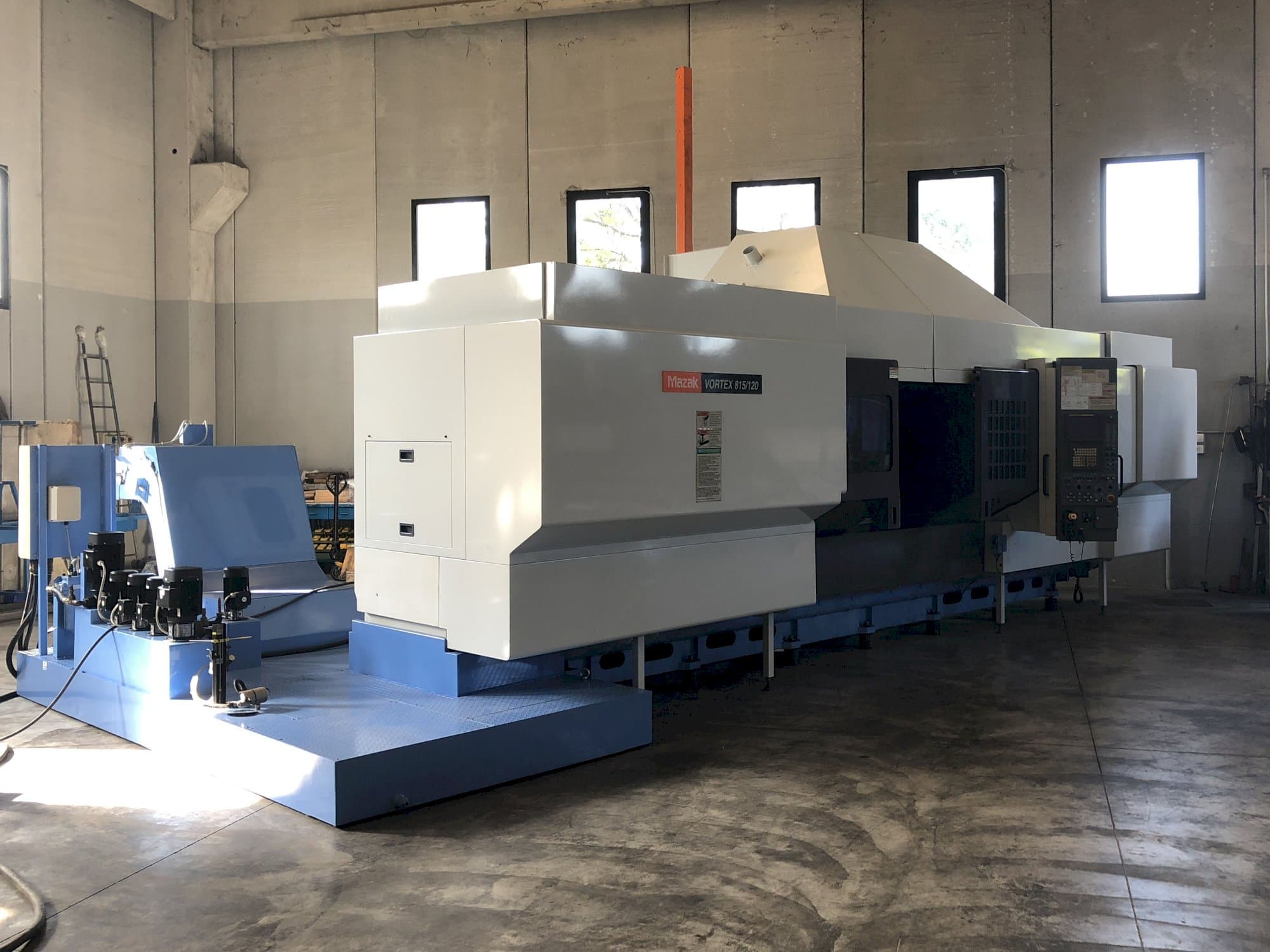 Mazak VORTEX 815/120 Mašinos vaizdas iš priekio