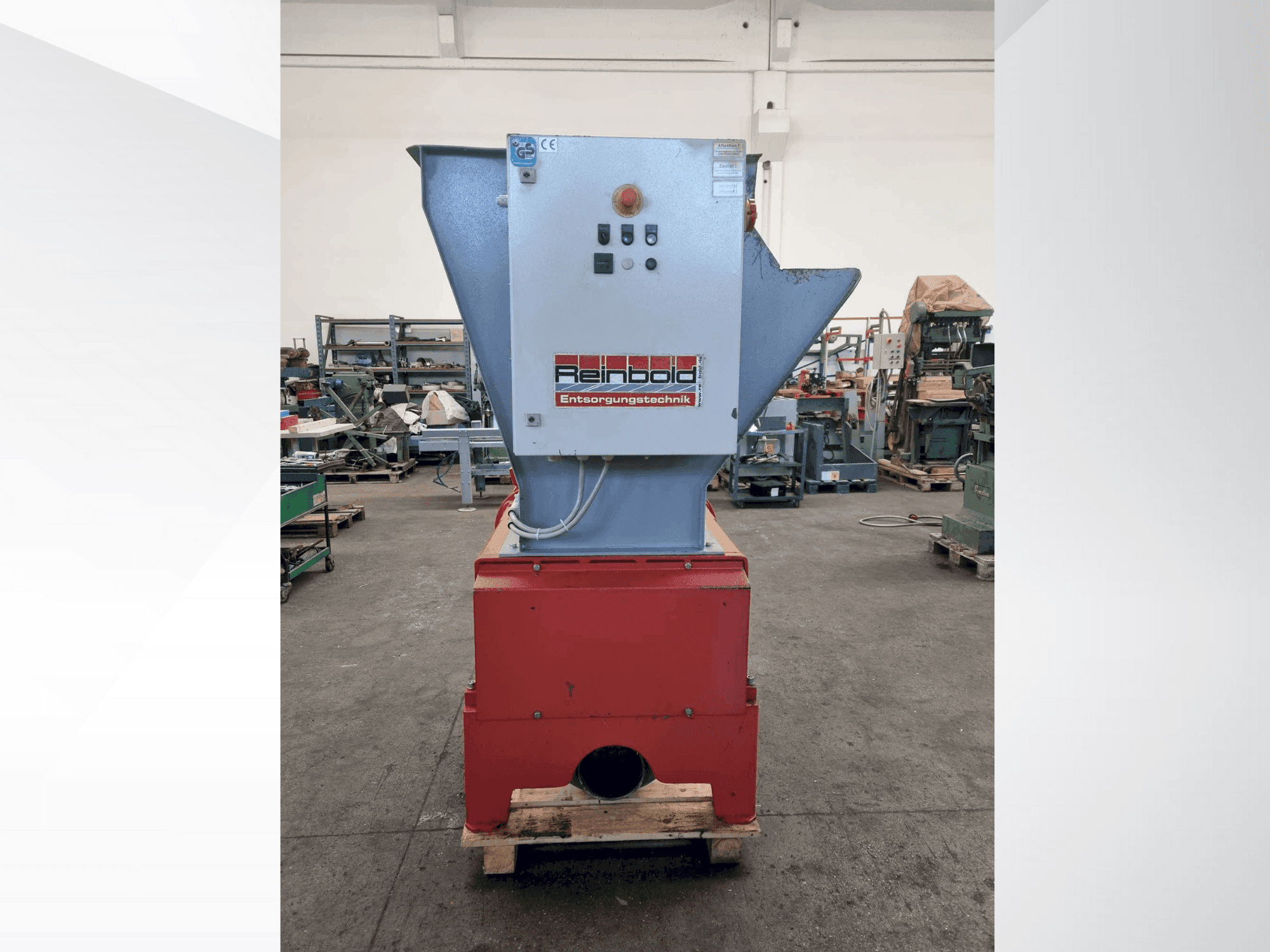 REINBOLD RMZ 500 Mašinos vaizdas iš priekio