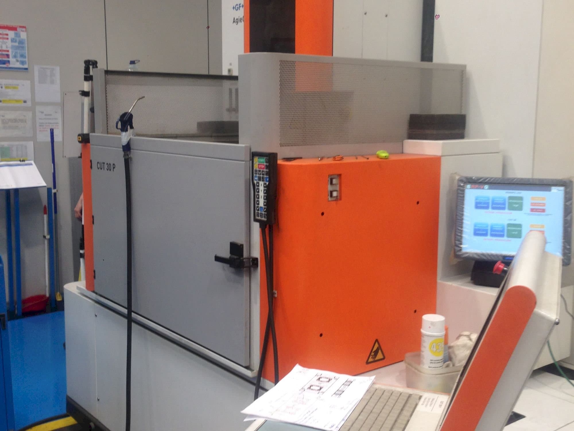 CHARMILLES CUT 30P Mašinos vaizdas iš priekio