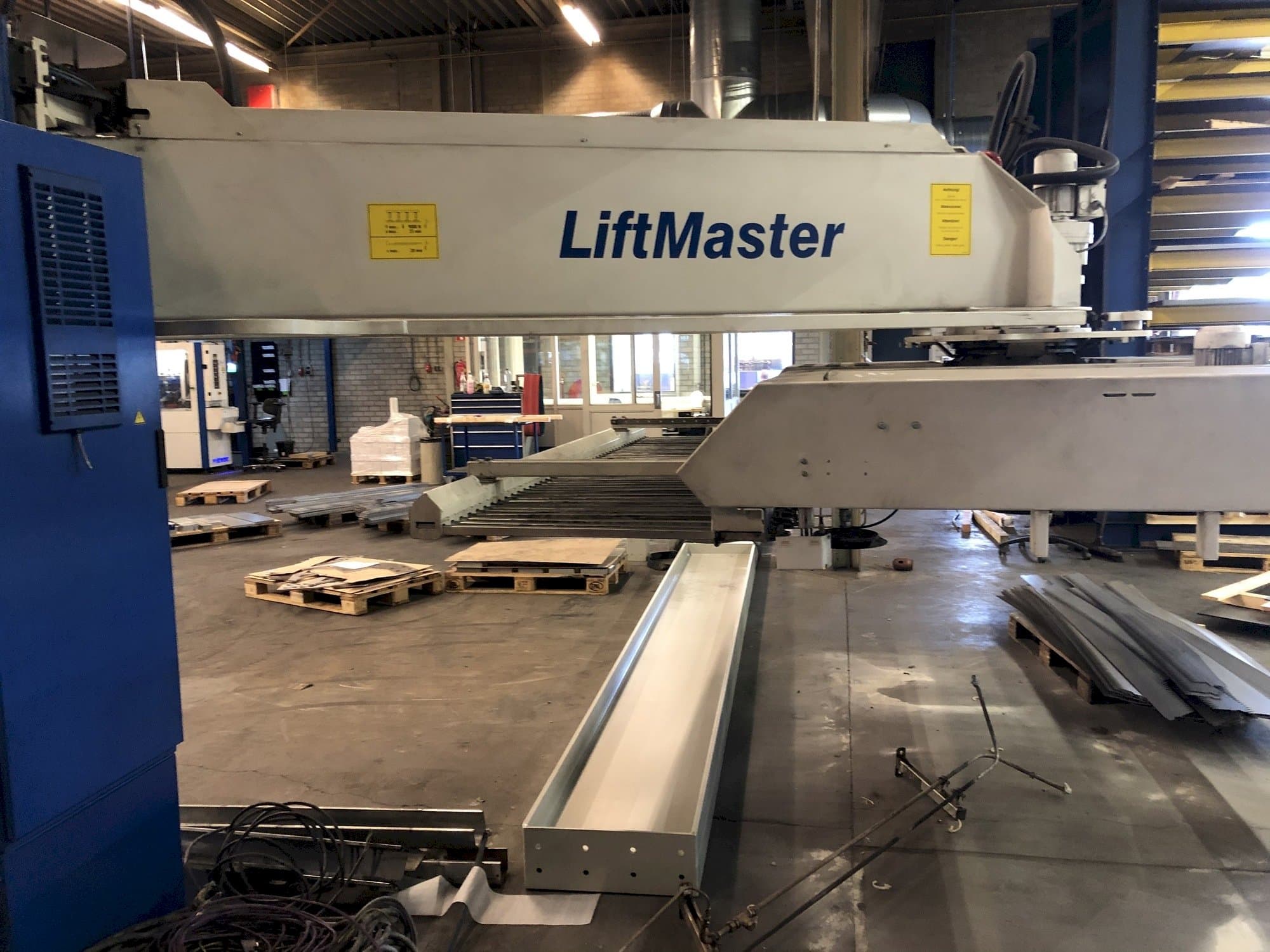 Trumpf Liftmaster Mašinos vaizdas iš priekio