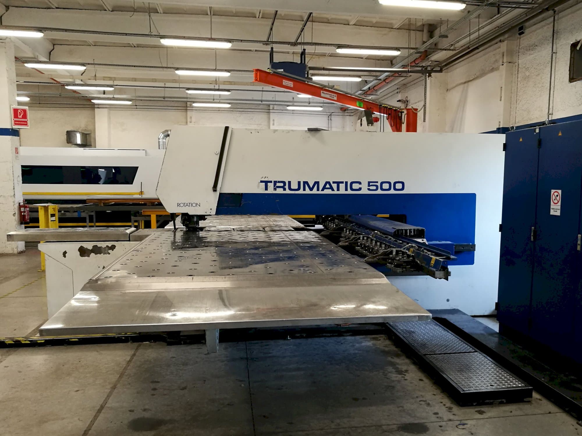 Trumpf Trumatic 500 R Mašinos vaizdas iš kairės pusės