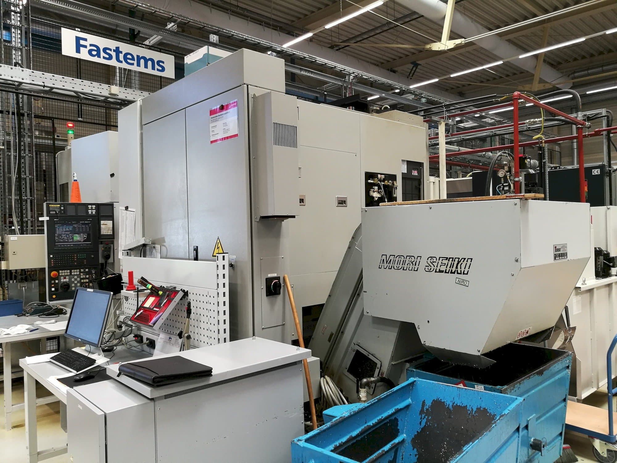 MORI SEIKI NH 5000 Mašinos vaizdas iš priekio