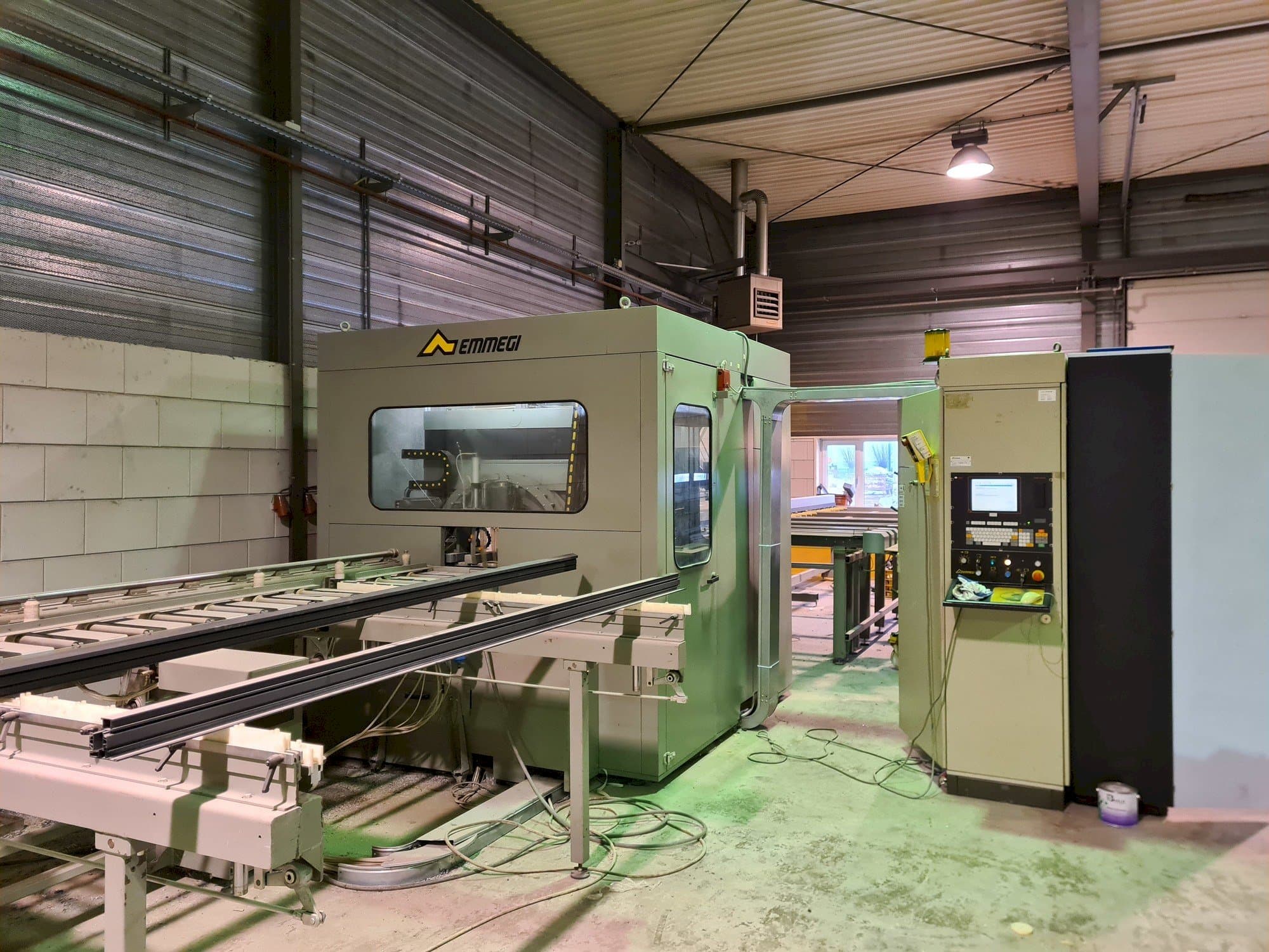 Emmegi Quadra Mašinos vaizdas iš priekio