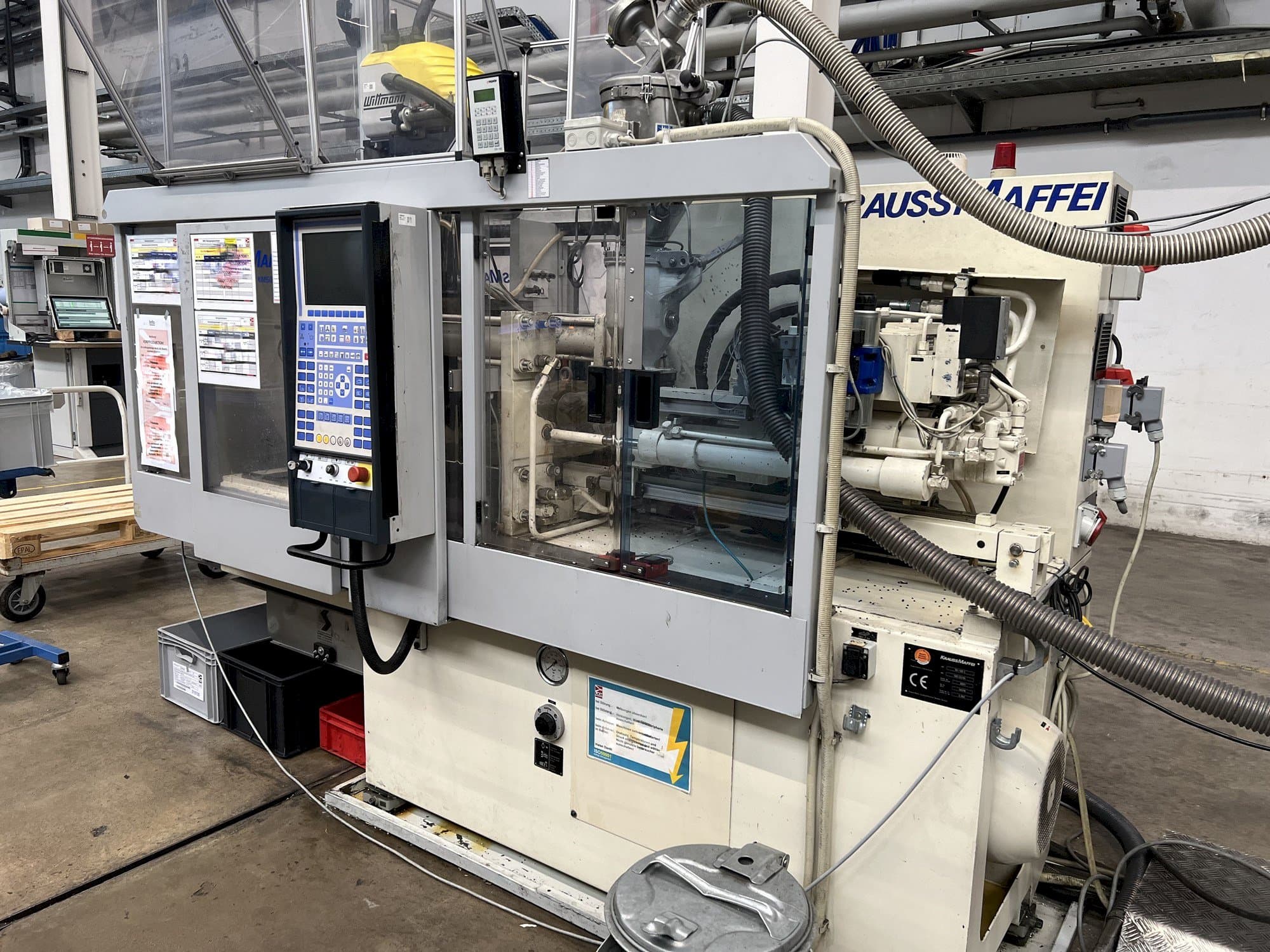 Krauss Maffei KM 50-125 C1 Mašinos vaizdas iš priekio