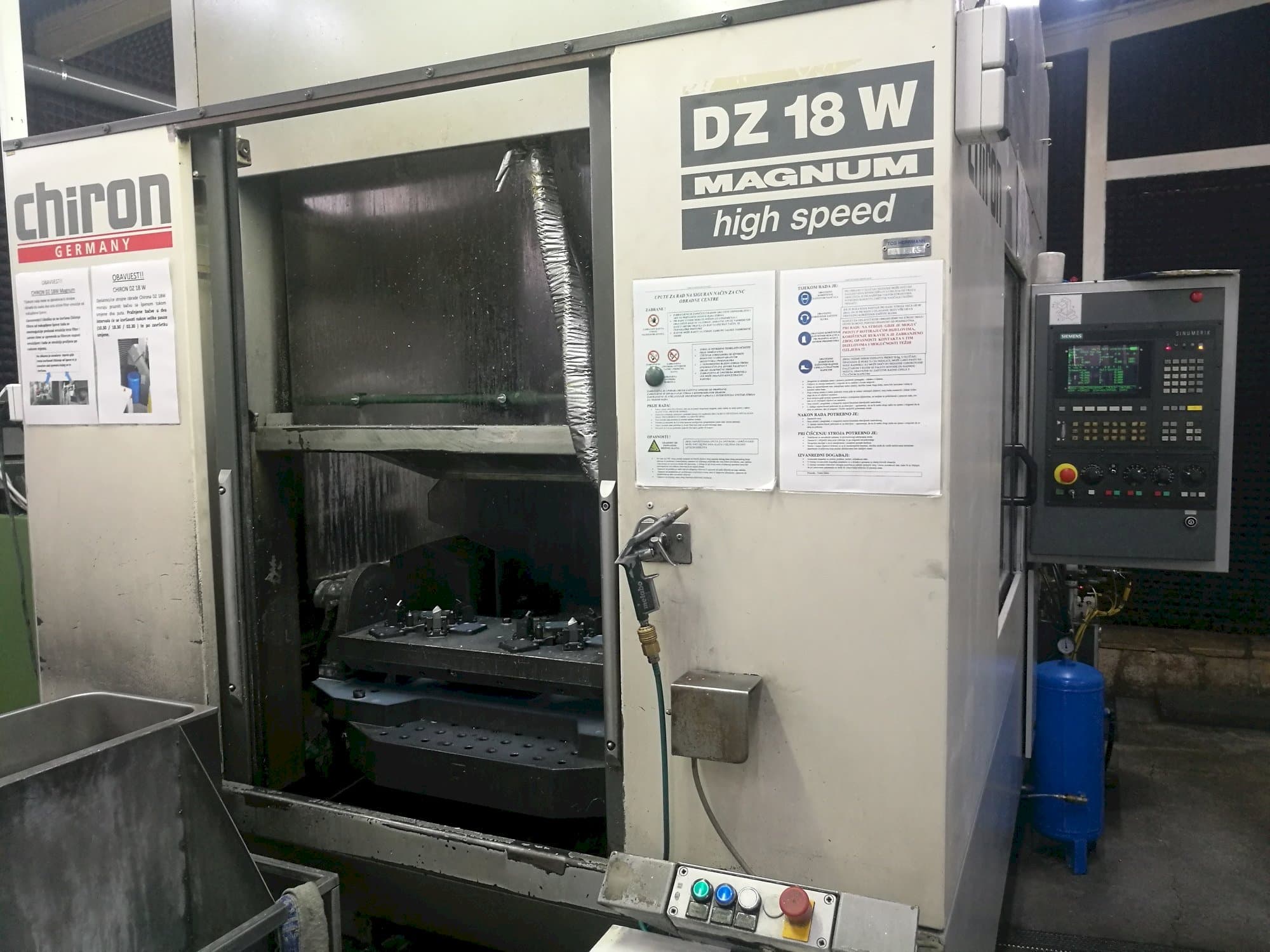 CHIRON DZ 18 W Mašinos vaizdas iš priekio