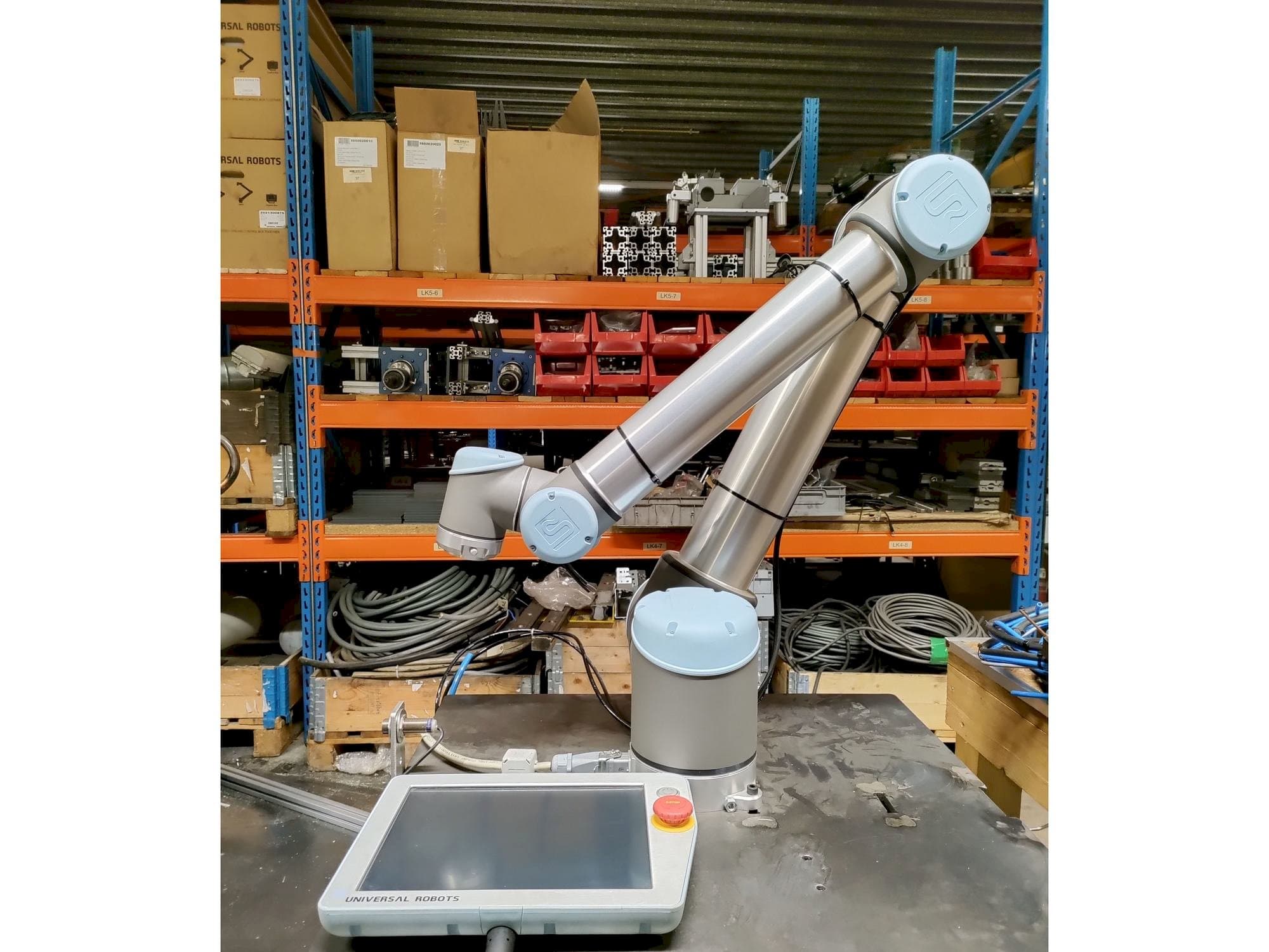 Universal Robots UR10 Mašinos vaizdas iš priekio