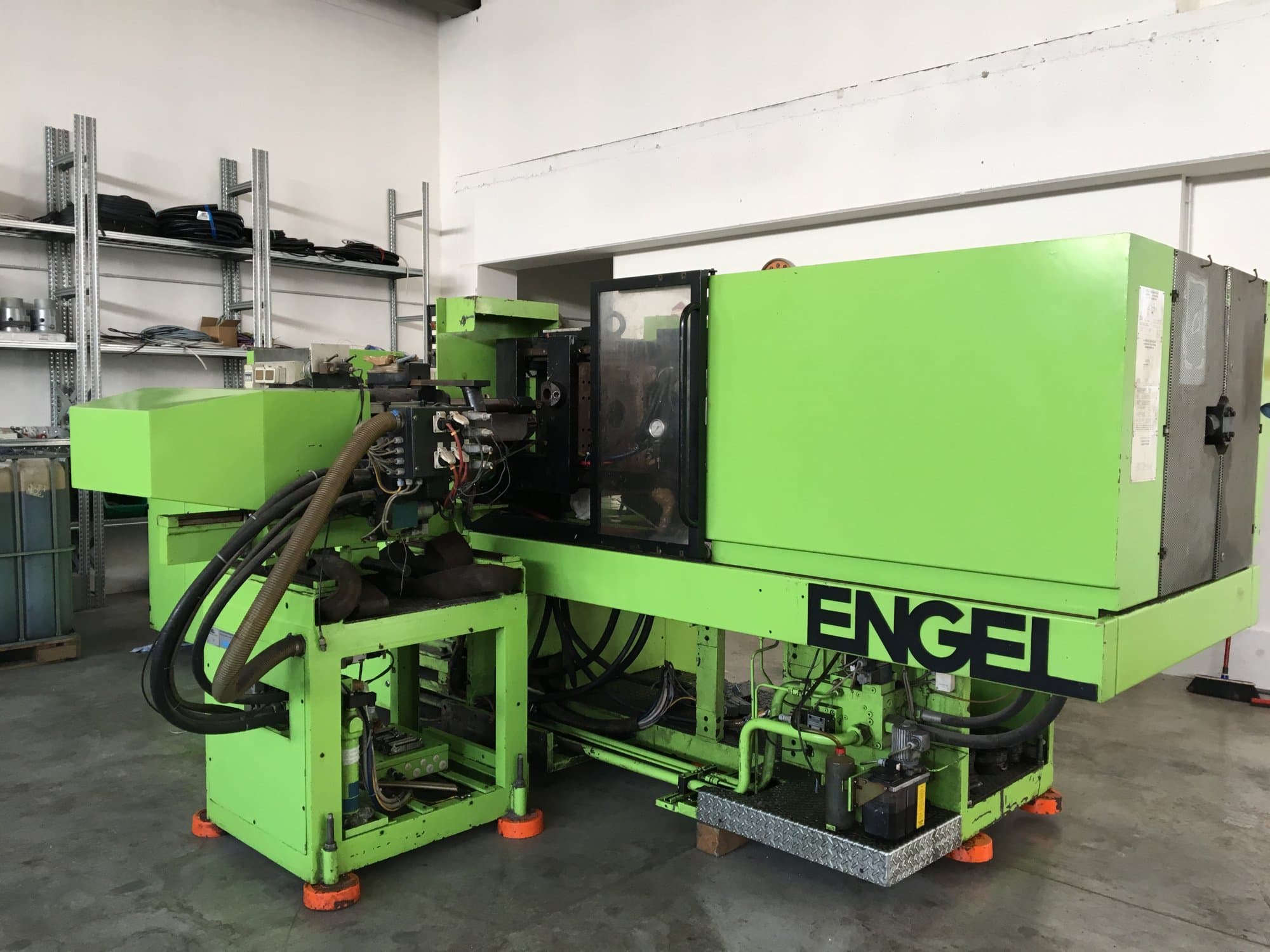 ENGEL ES 600H/330L/125H-2F Mašinos dešinės pusės vaizdas