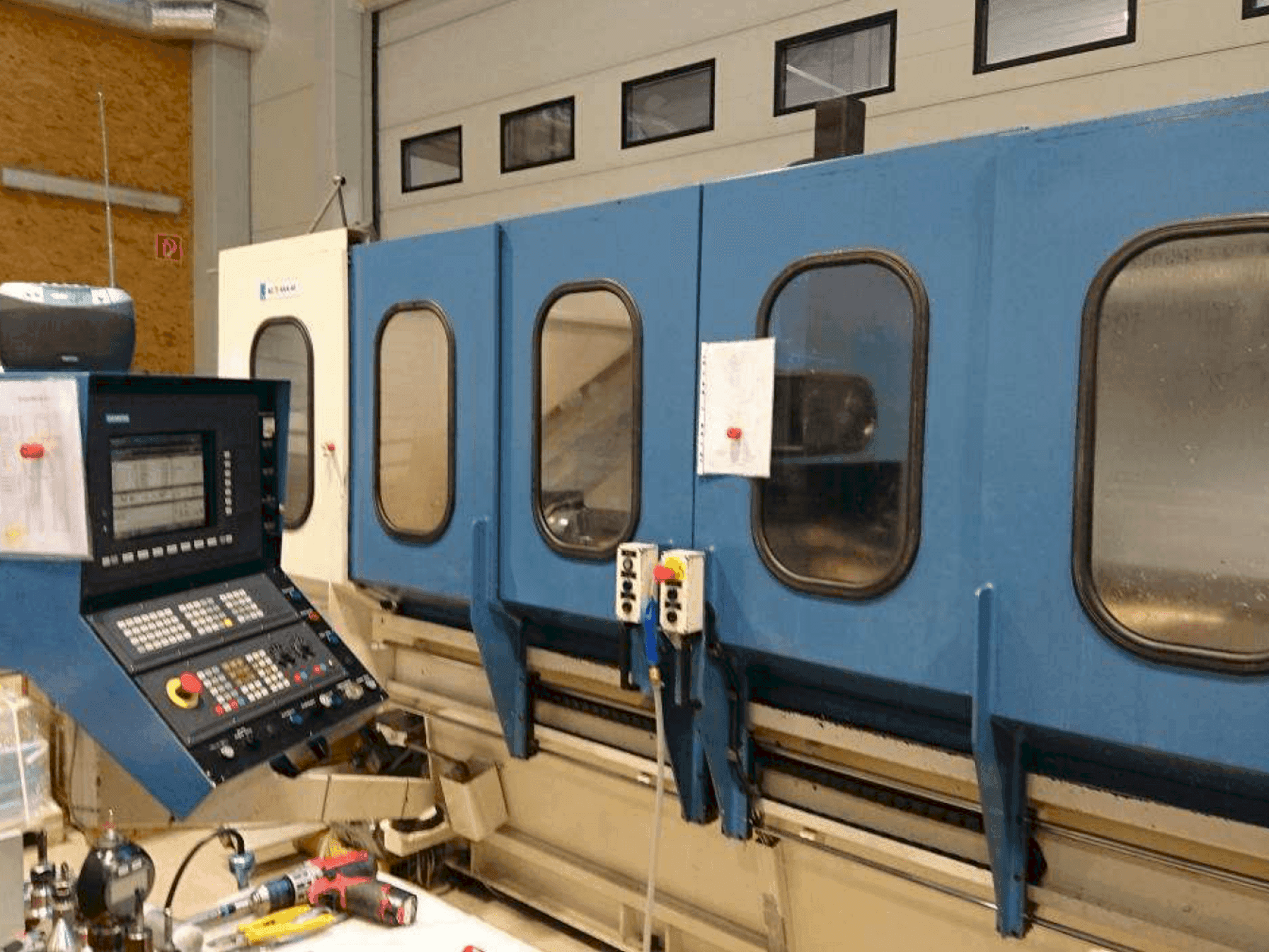 AXA VSC 2-M Mašinos vaizdas iš priekio