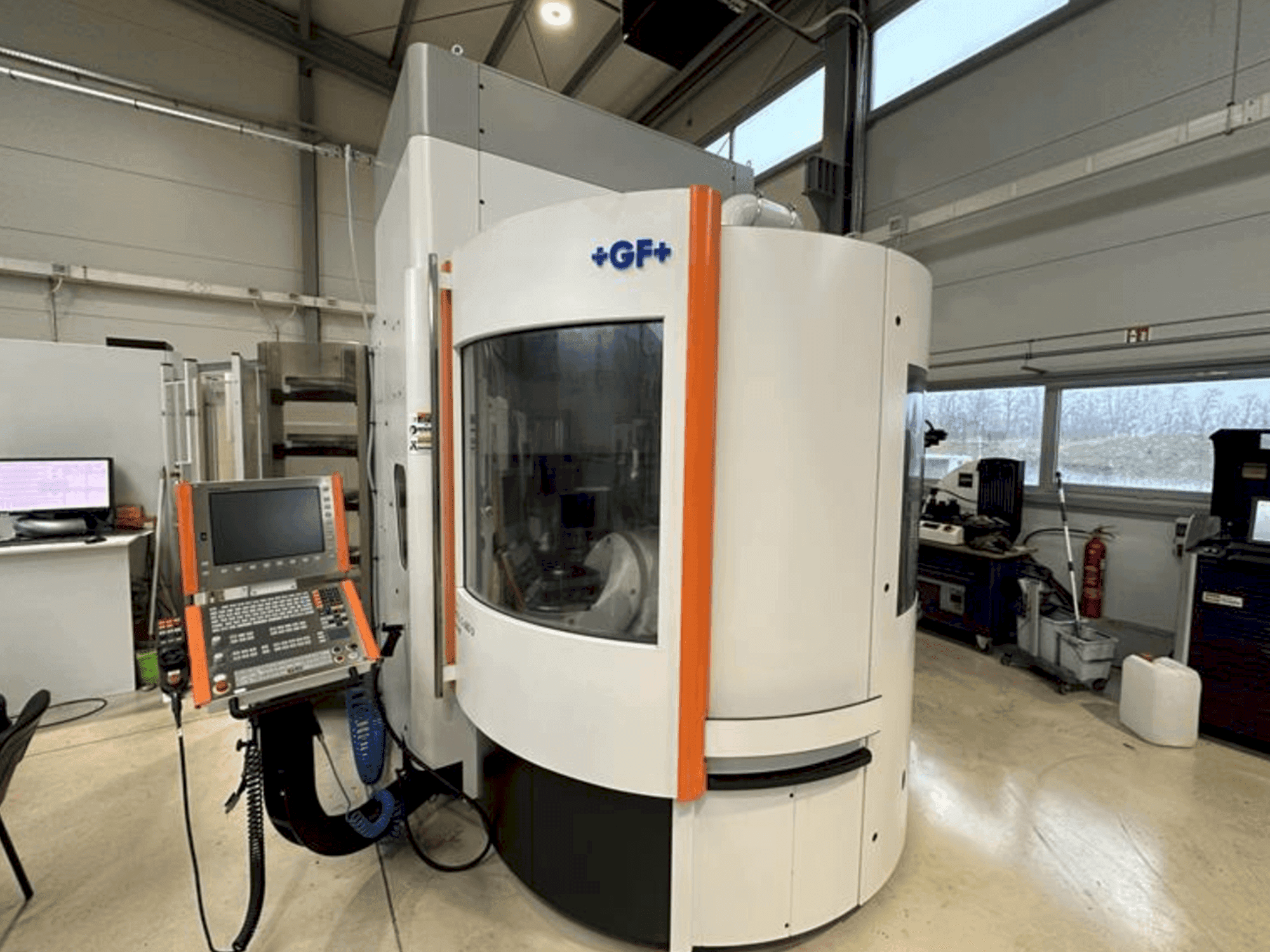 MIKRON Mill S 600 U Mašinos vaizdas iš priekio