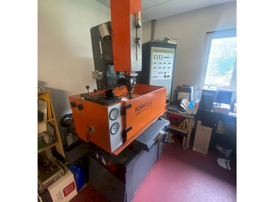 CHARMILLES Form 2-LC Mašinos vaizdas iš priekio