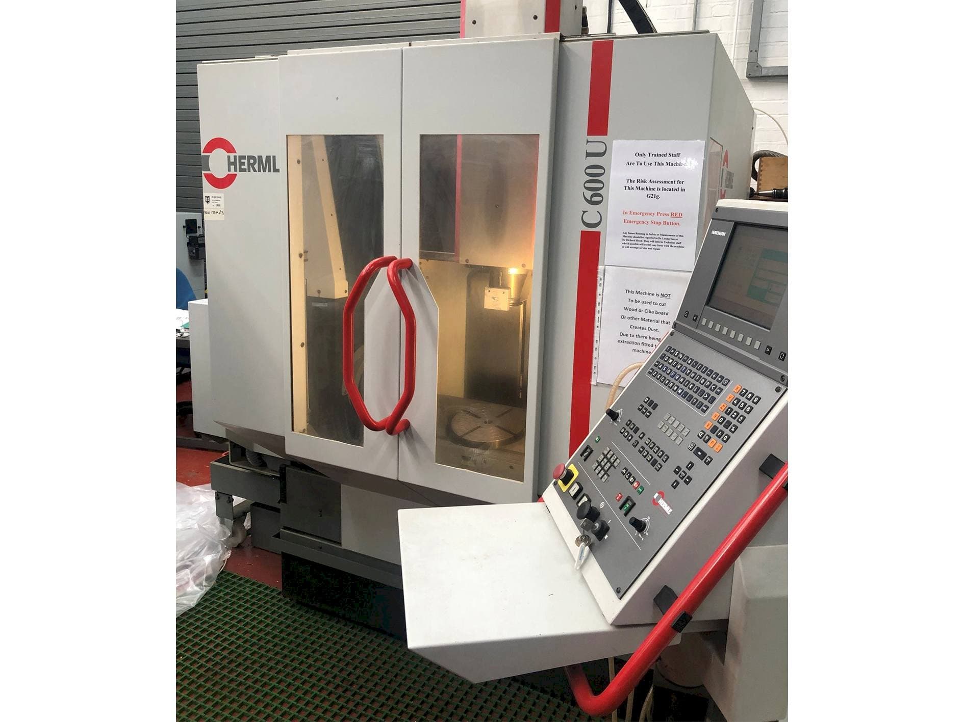 HERMLE B 600 U Mašinos vaizdas iš priekio