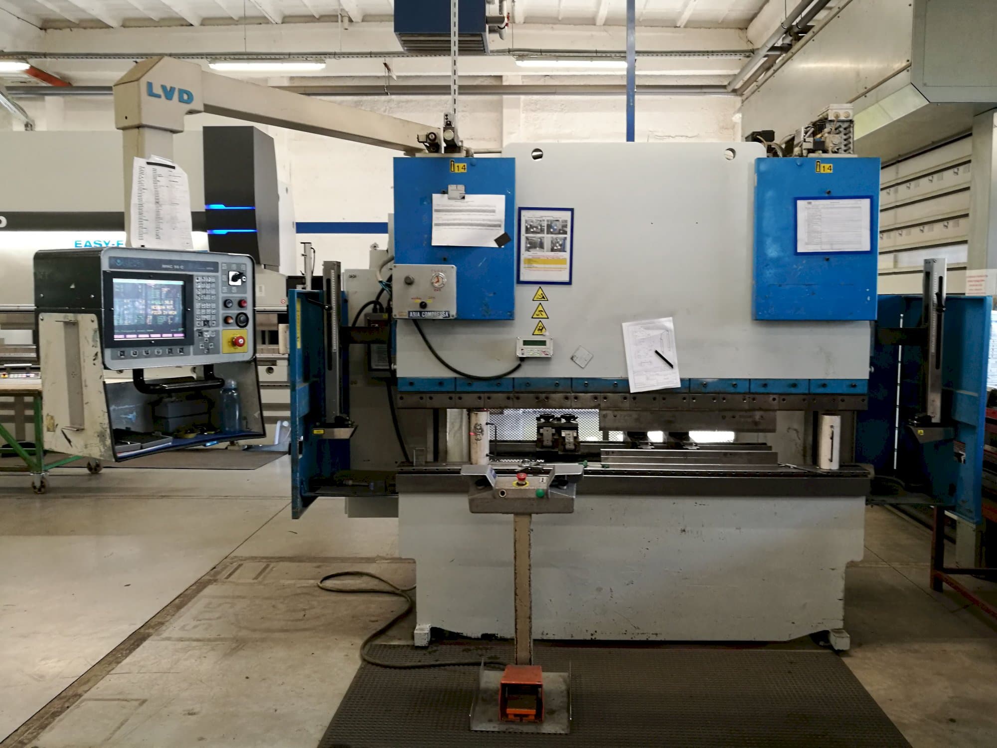 LVD PPEB 50/20 MNC 95 Mašinos vaizdas iš priekio